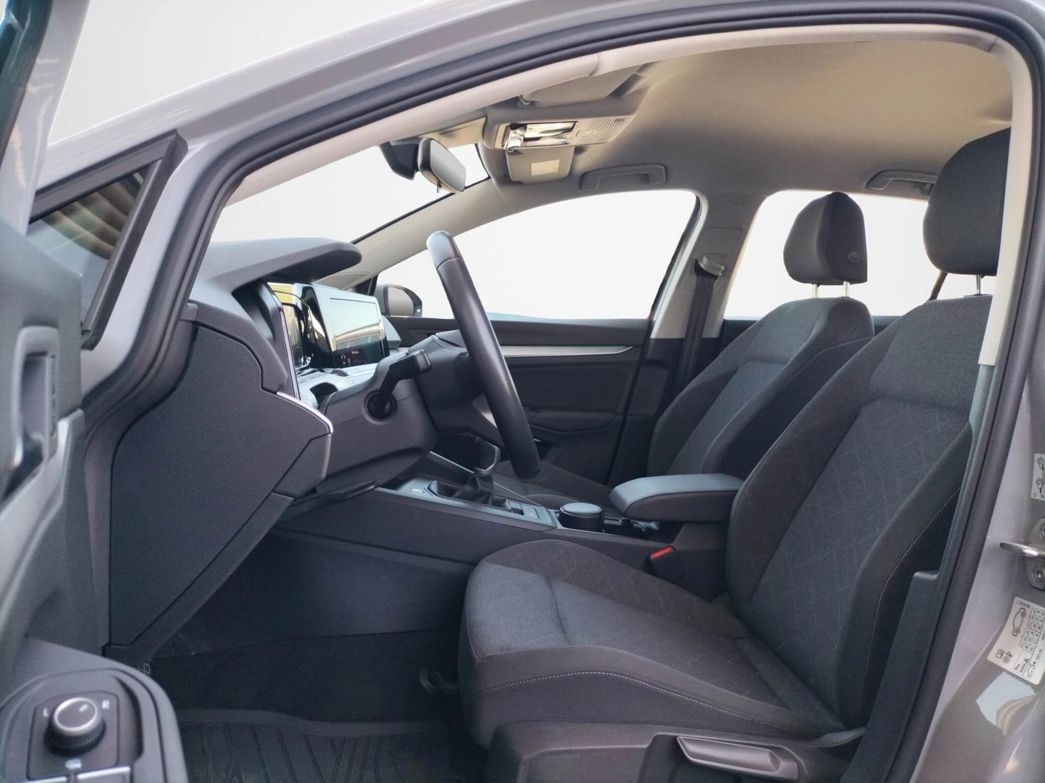 VW Golf Life 1.0 TSI - Samsaru's Car Outlet
