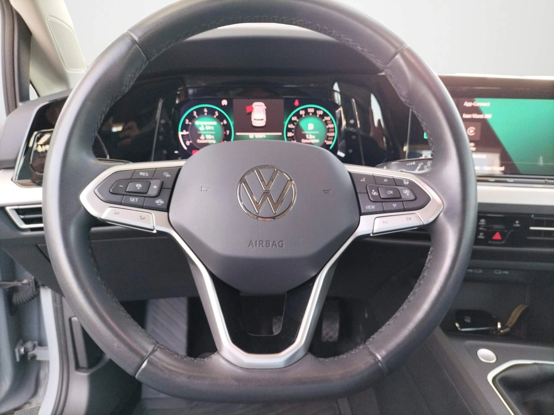 VW Golf Life 1.0 TSI - Samsaru's Car Outlet