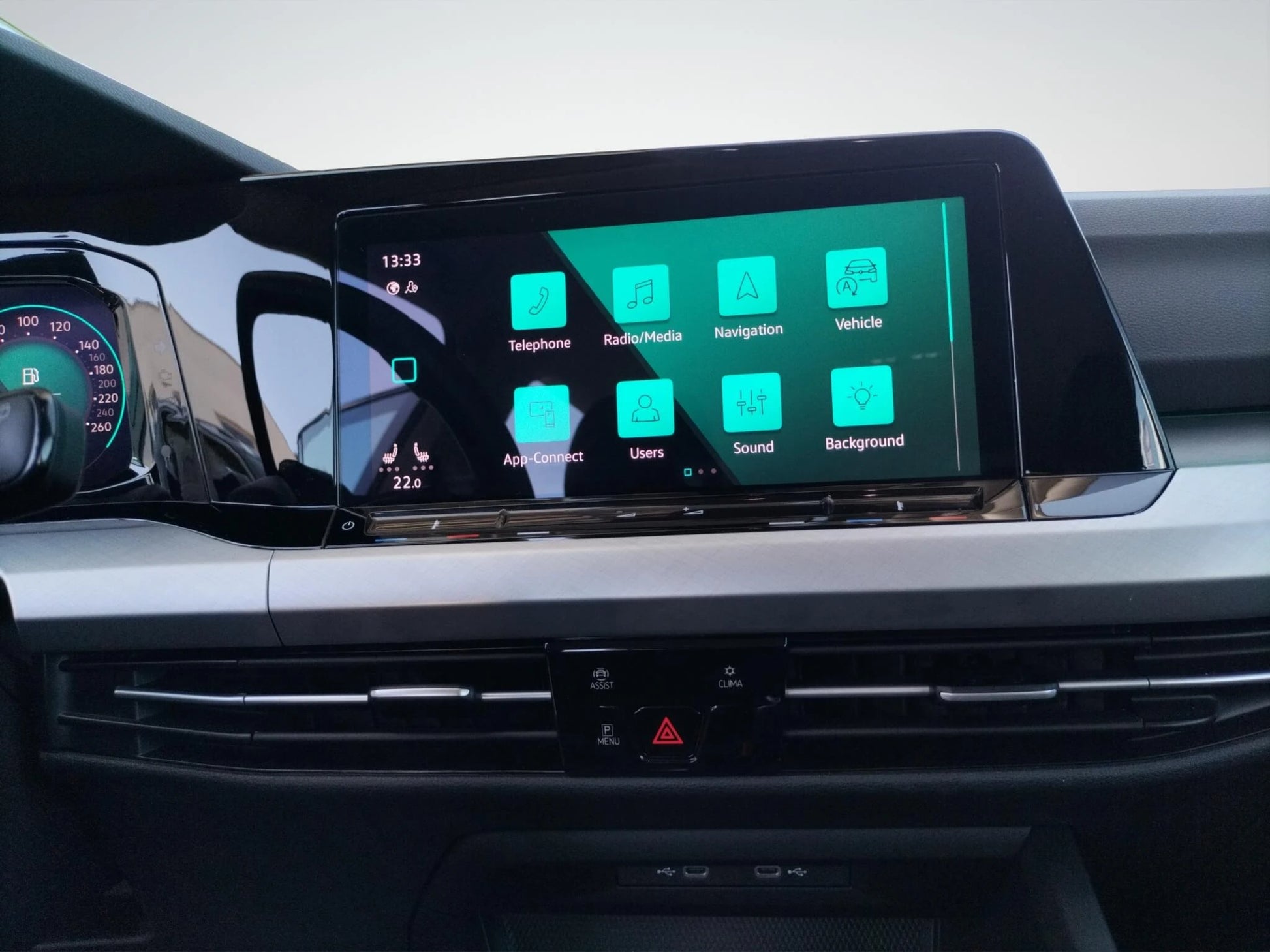 VW Golf Life 1.0 TSI - Samsaru's Car Outlet