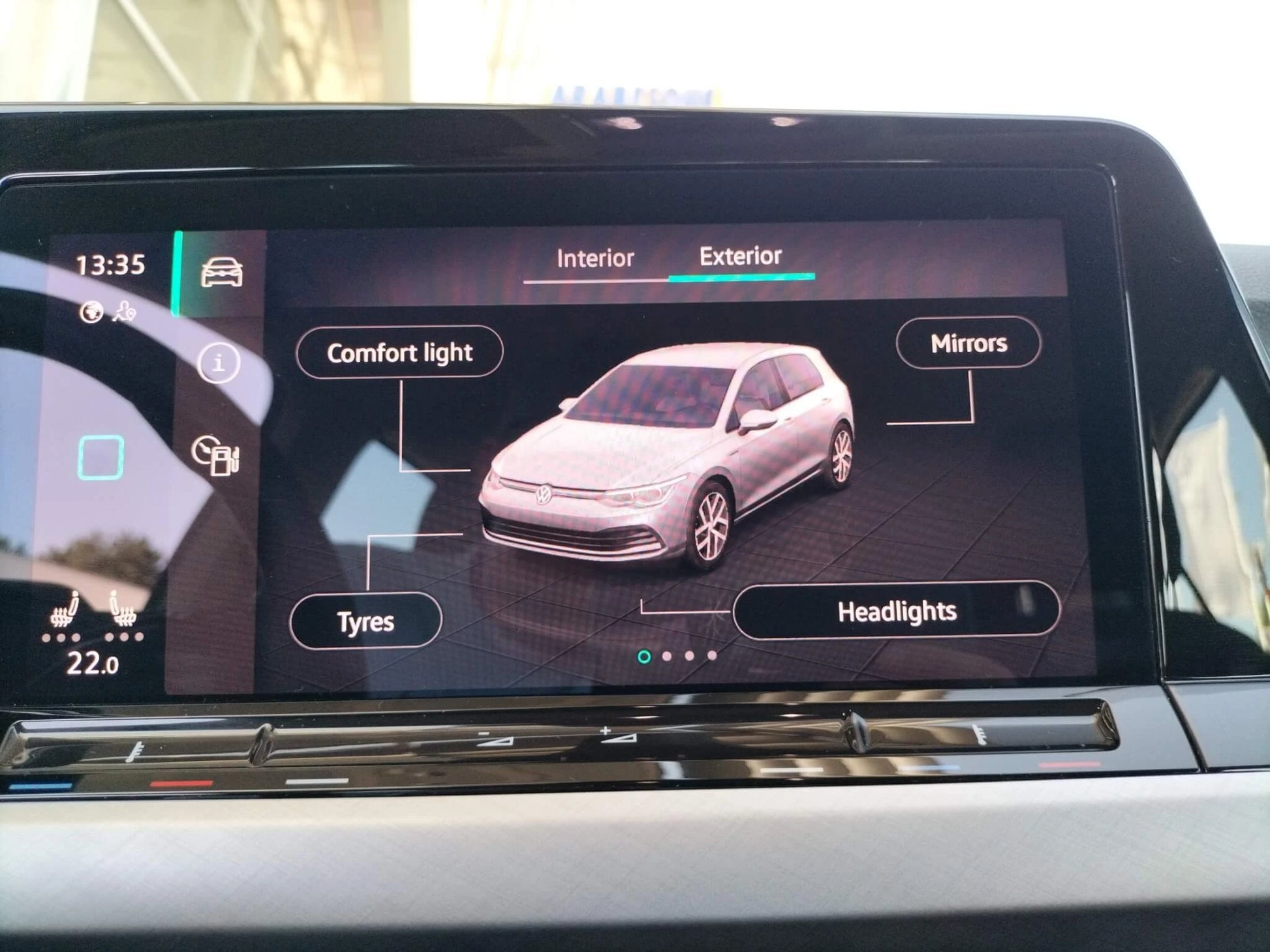 VW Golf Life 1.0 TSI - Samsaru's Car Outlet