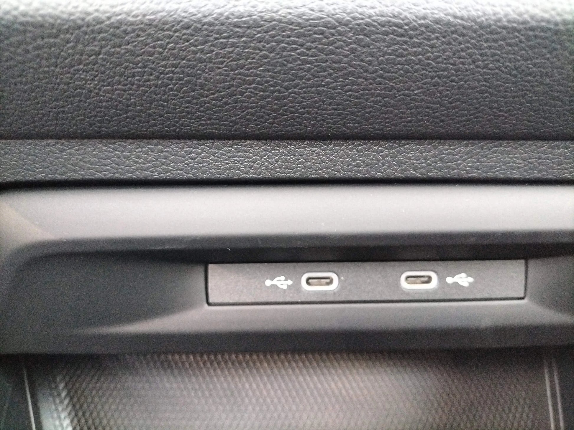 VW Golf Life 1.0 TSI - Samsaru's Car Outlet
