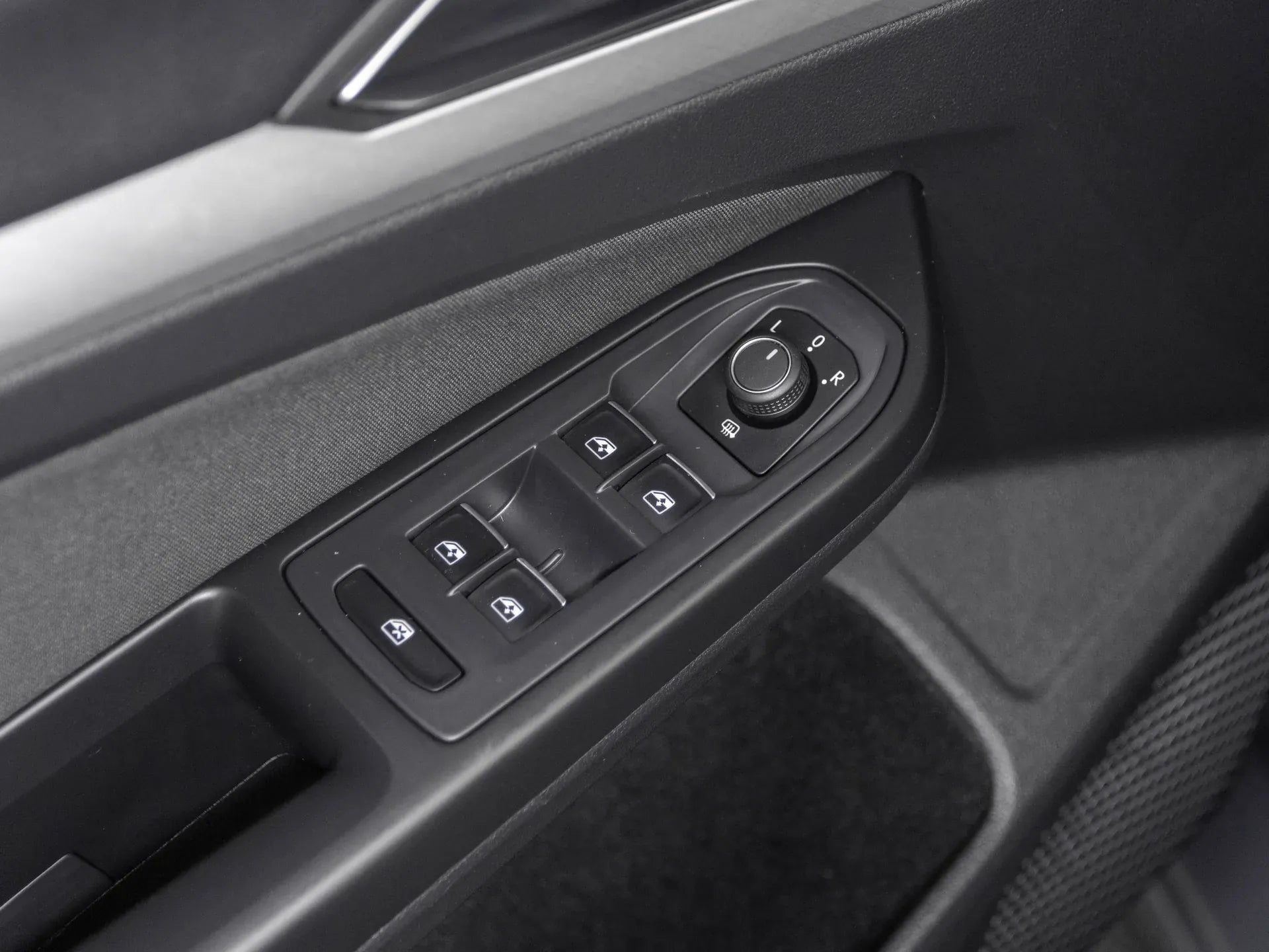 Volkswagen Golf 2.0 Diesel 116 CP Gri - Samsaru's Car Outlet