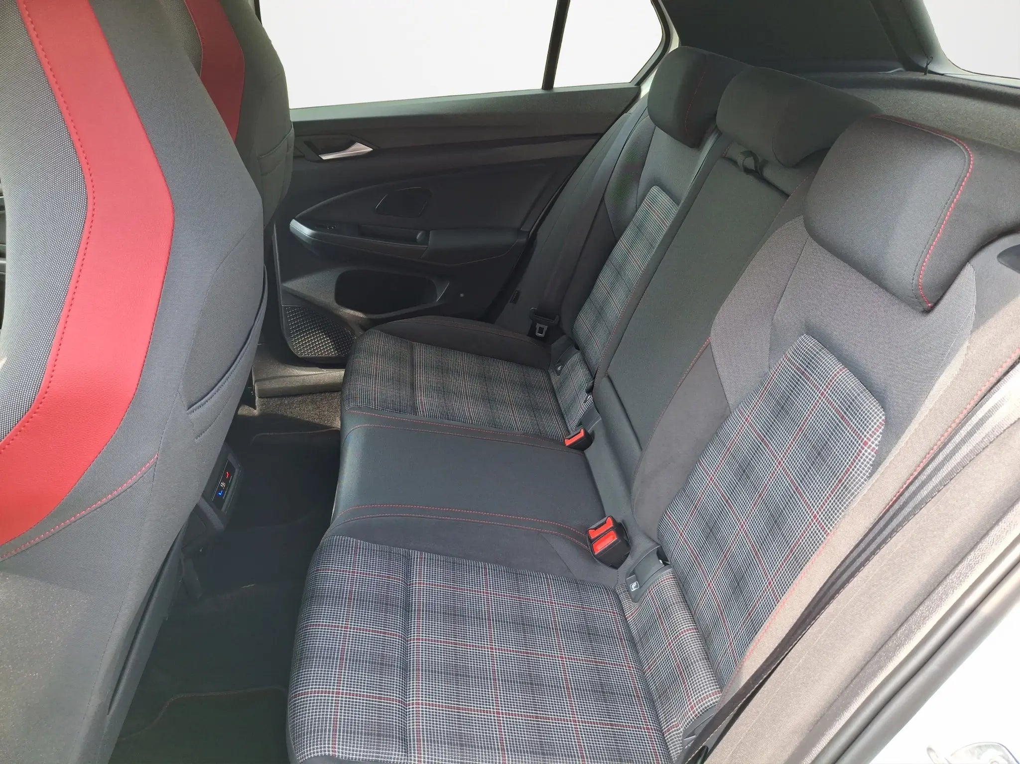 VW Golf GTI Performance 2.0 TSI DSG