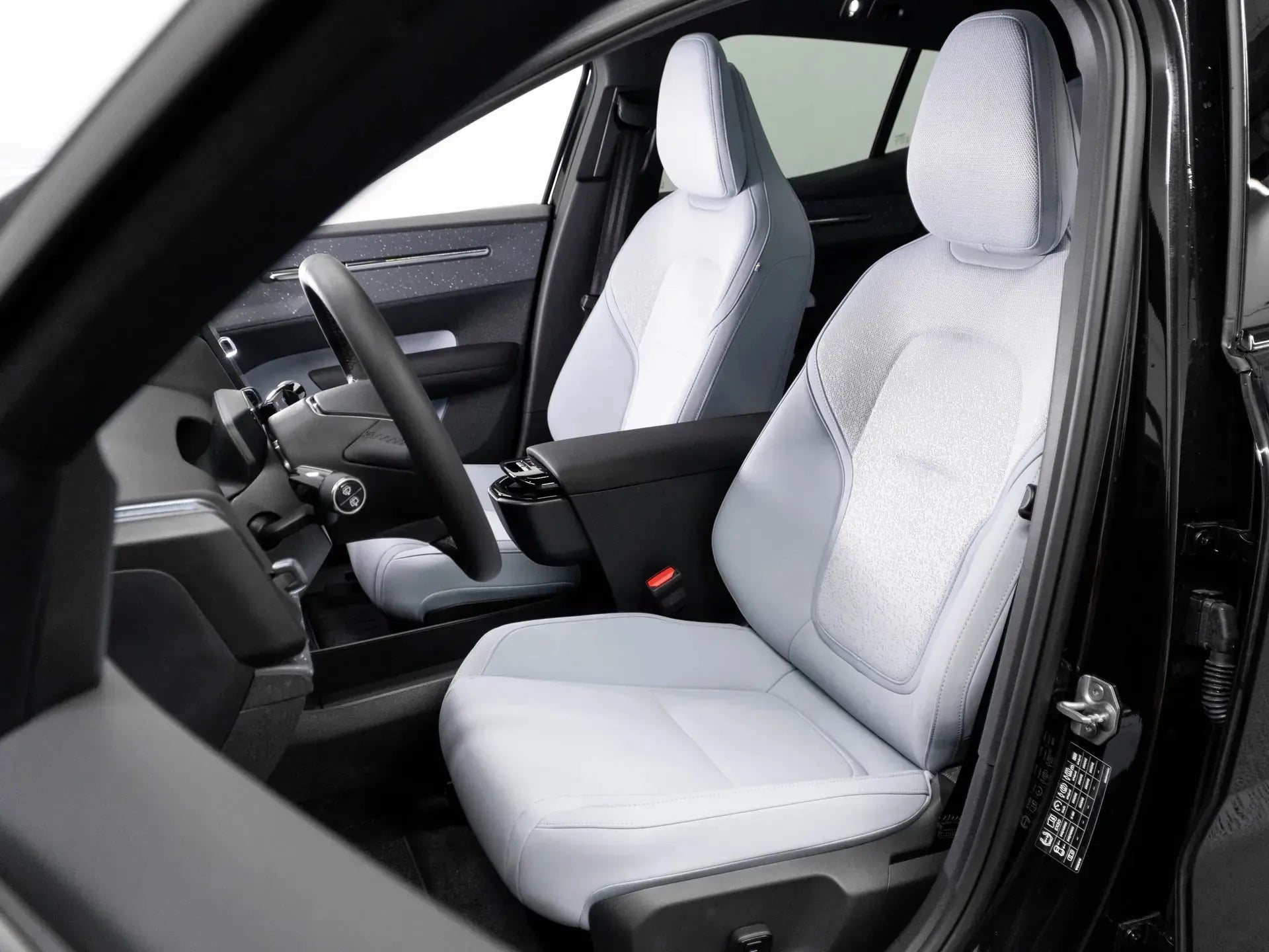 Volvo EX30 ULTRA Electric 428 CP Negru - Samsaru's Car Outlet