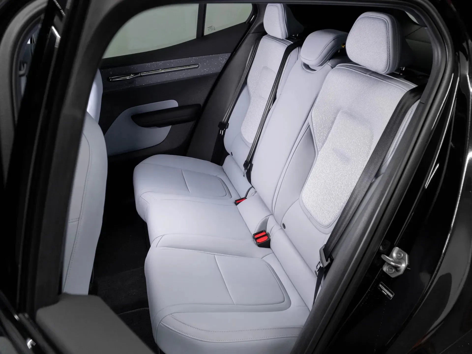 Volvo EX30 ULTRA Electric 428 CP Negru - Samsaru's Car Outlet