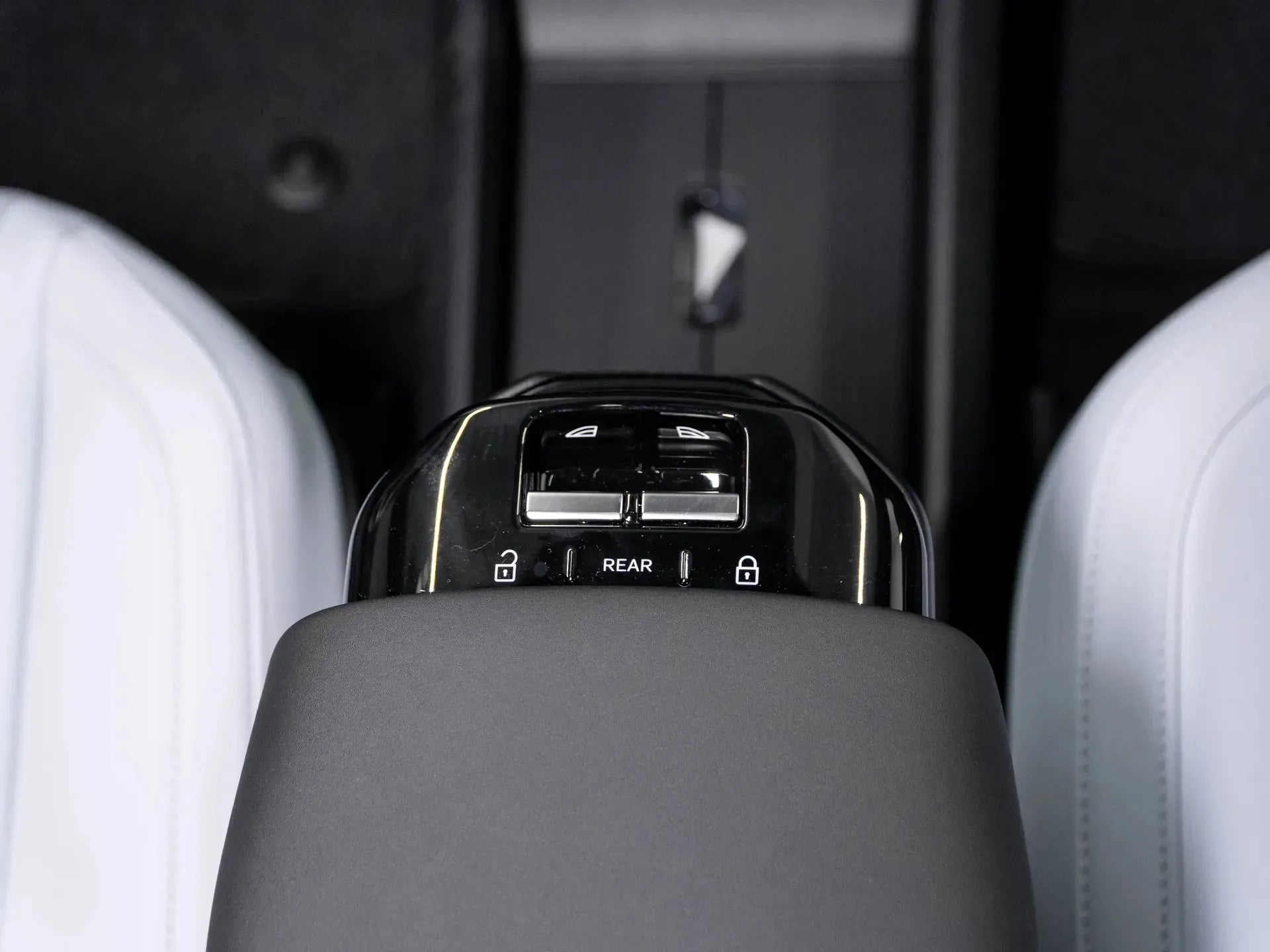 Volvo EX30 ULTRA Electric 428 CP Negru - Samsaru's Car Outlet