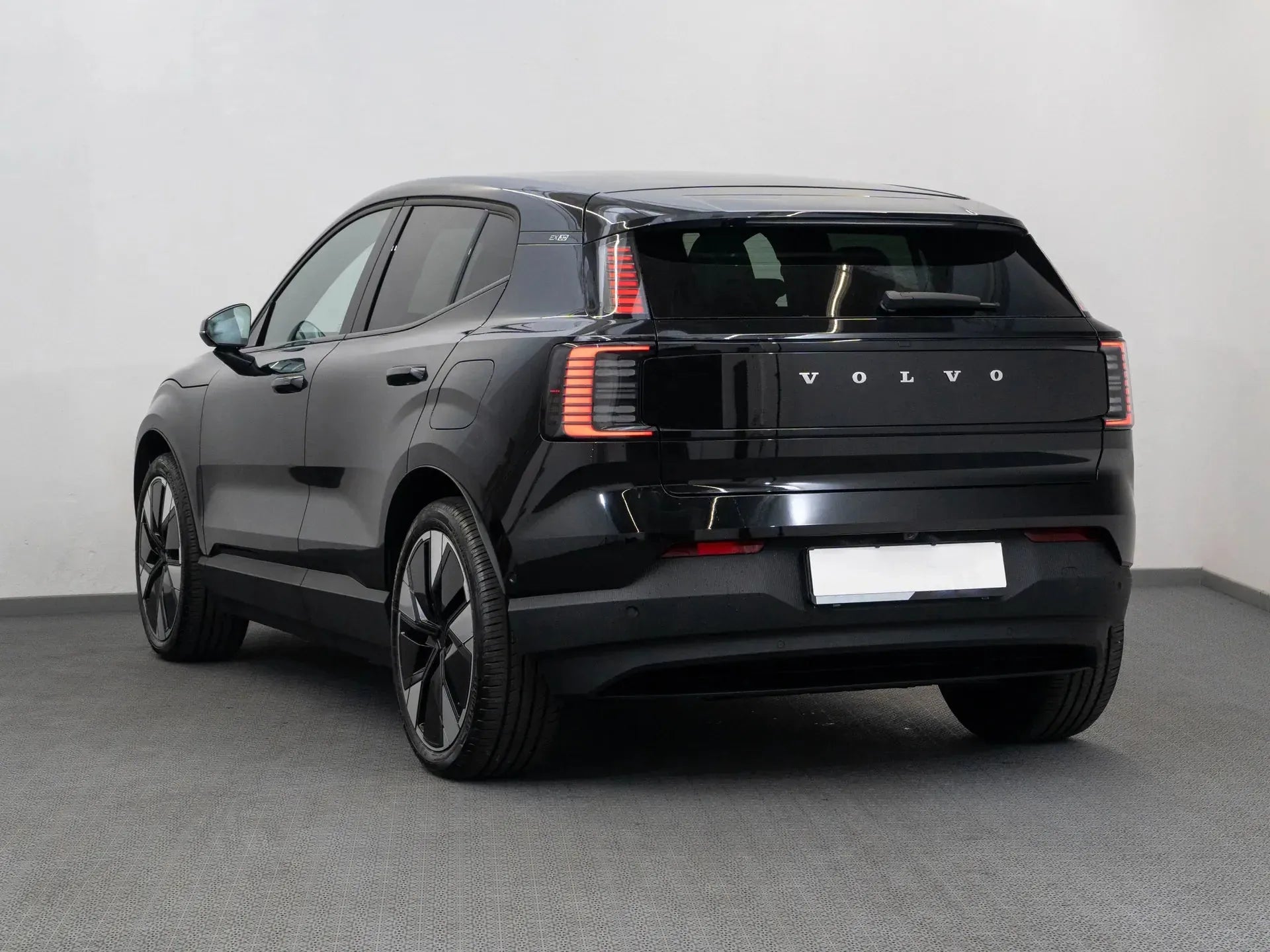 Volvo EX30 ULTRA Electric 428 CP Negru - Samsaru's Car Outlet