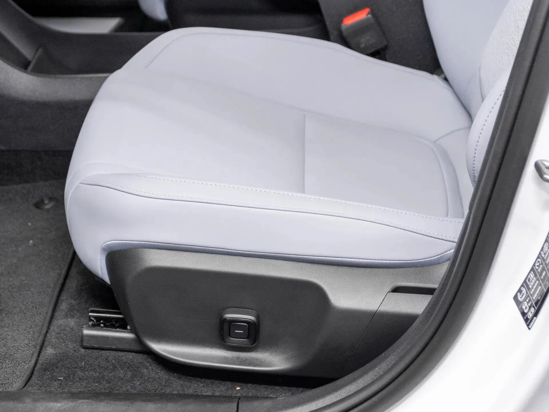 Volvo EX30 ULTRA Electric 428 CP Alb - Samsaru's Car Outlet