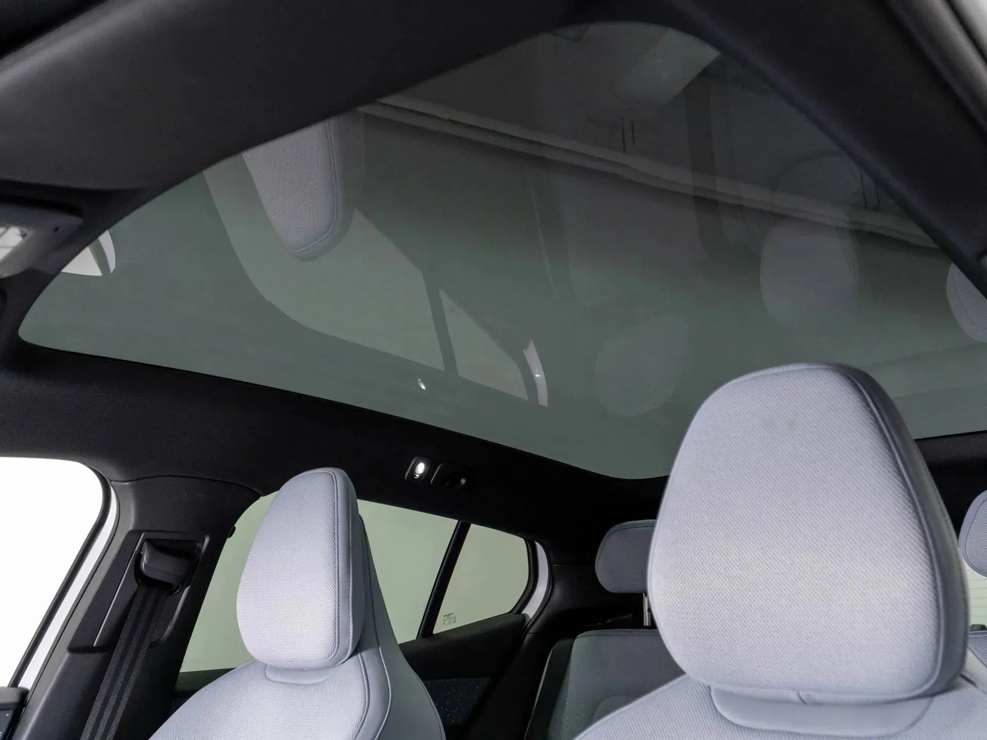 Volvo EX30 ULTRA Electric 428 CP Alb - Samsaru's Car Outlet