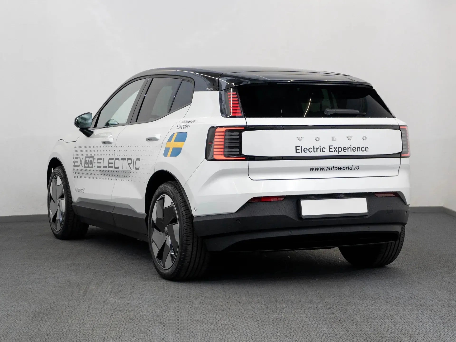 Volvo EX30 ULTRA Electric 428 CP Alb - Samsaru's Car Outlet
