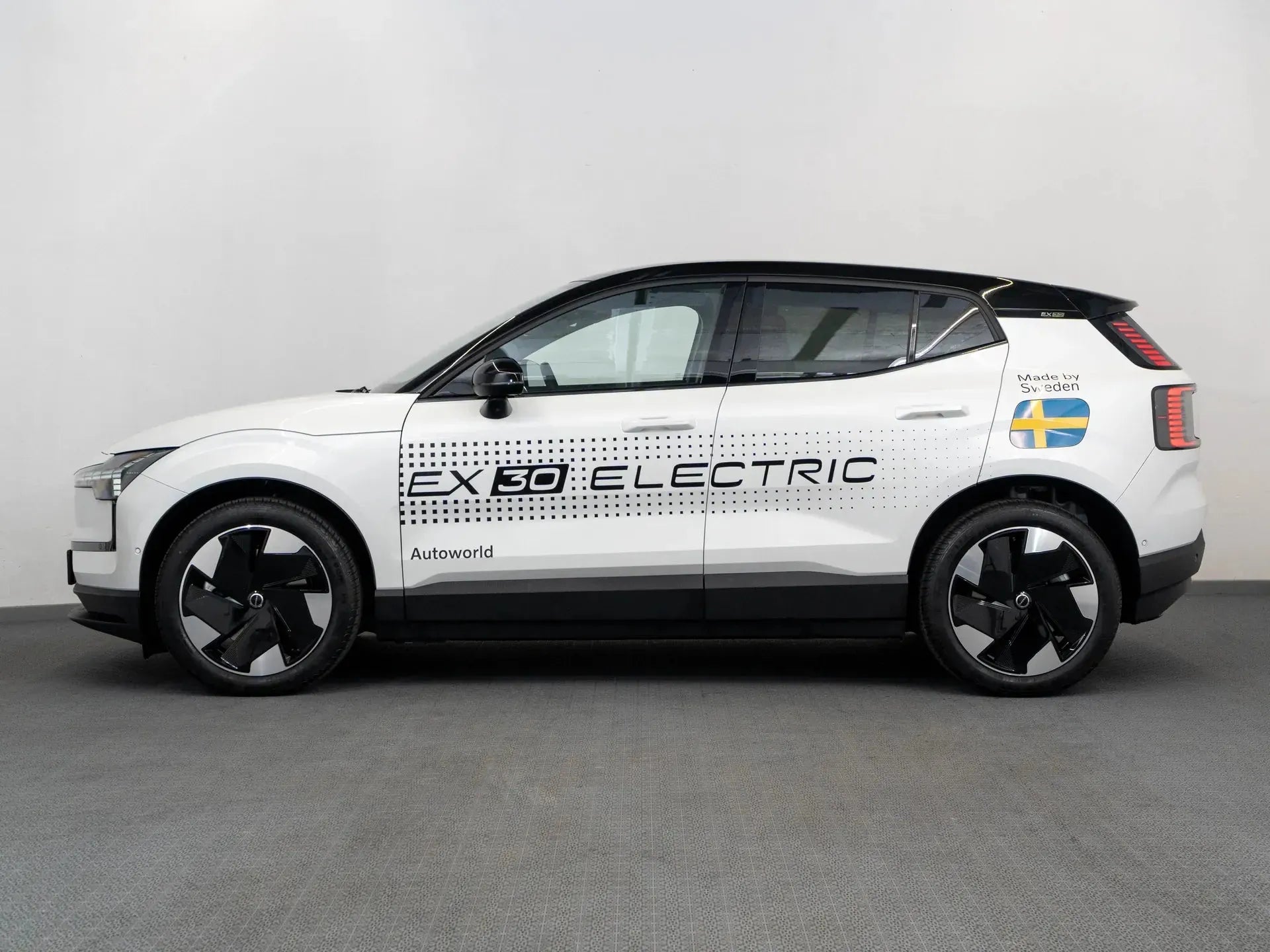 Volvo EX30 ULTRA Electric 428 CP Alb - Samsaru's Car Outlet