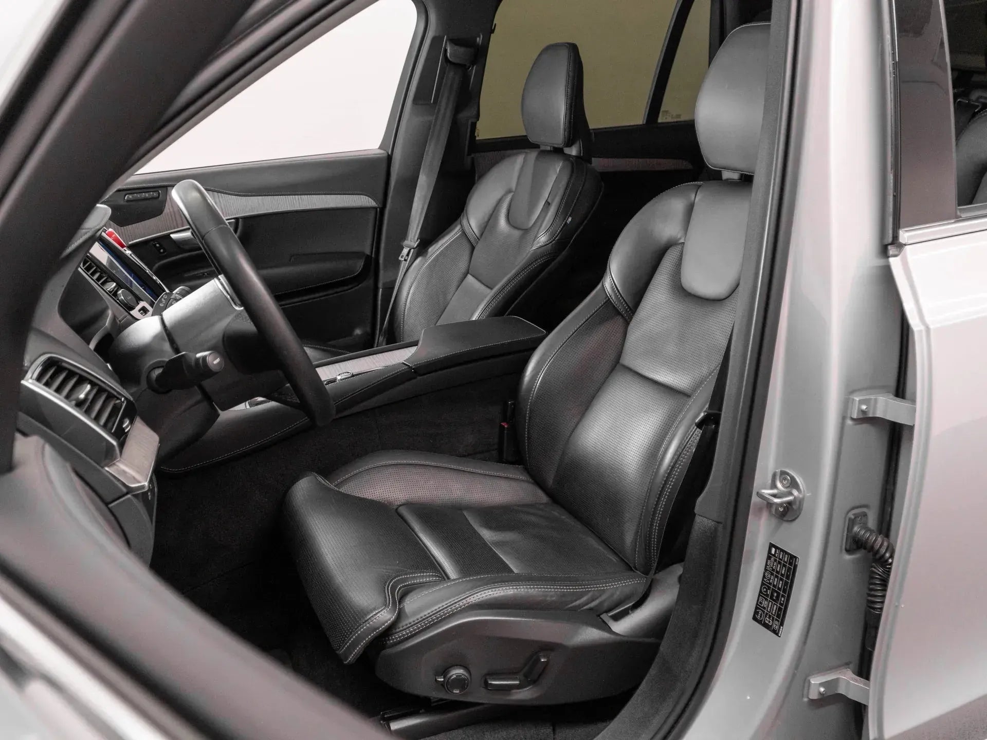 Volvo XC 90 2.0 Hybrid Plug-In 310 CP Argintiu - Samsaru's Car Outlet