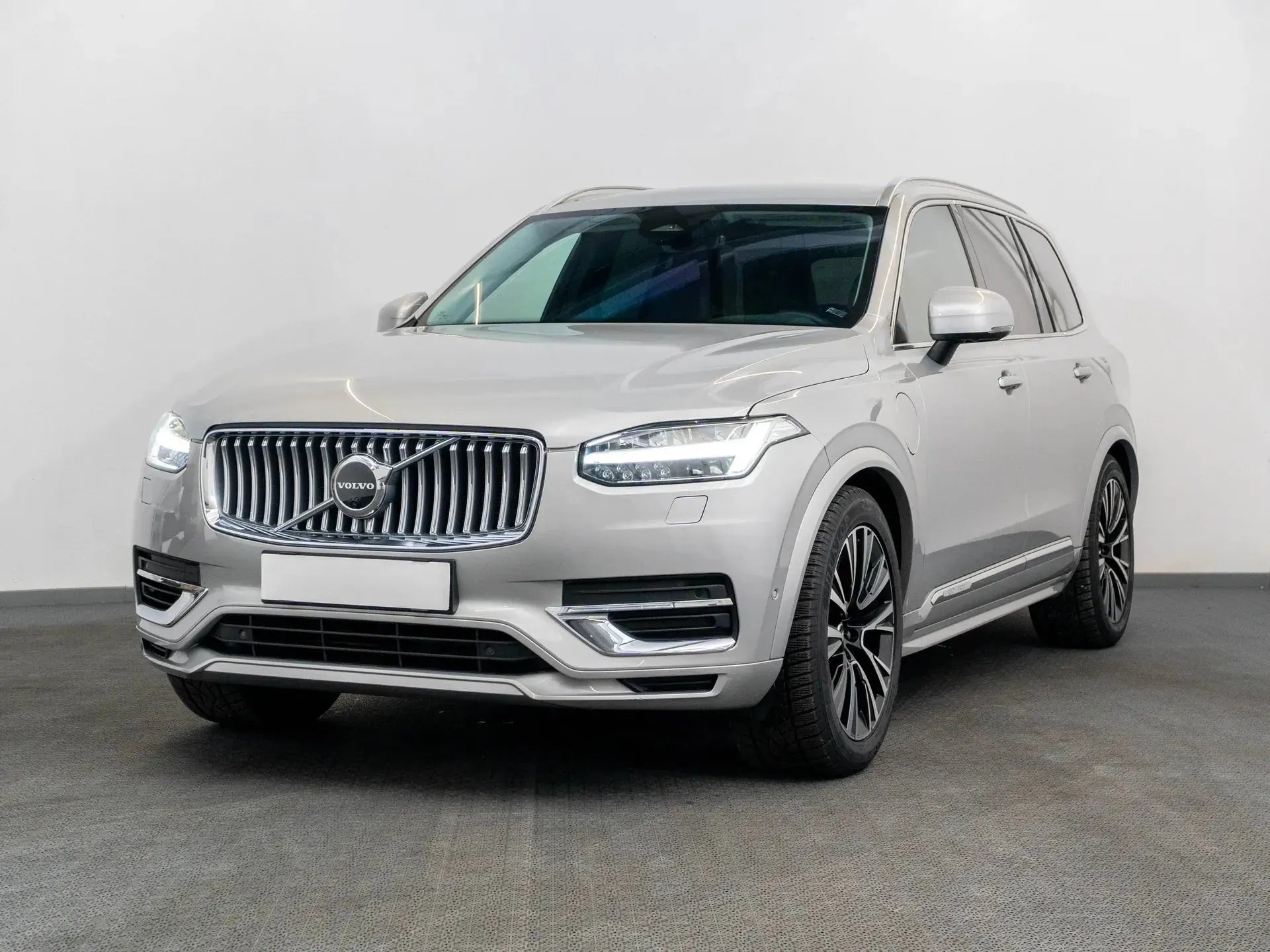 Volvo XC 90 2.0 Hybrid Plug-In 310 CP Argintiu - Samsaru's Car Outlet