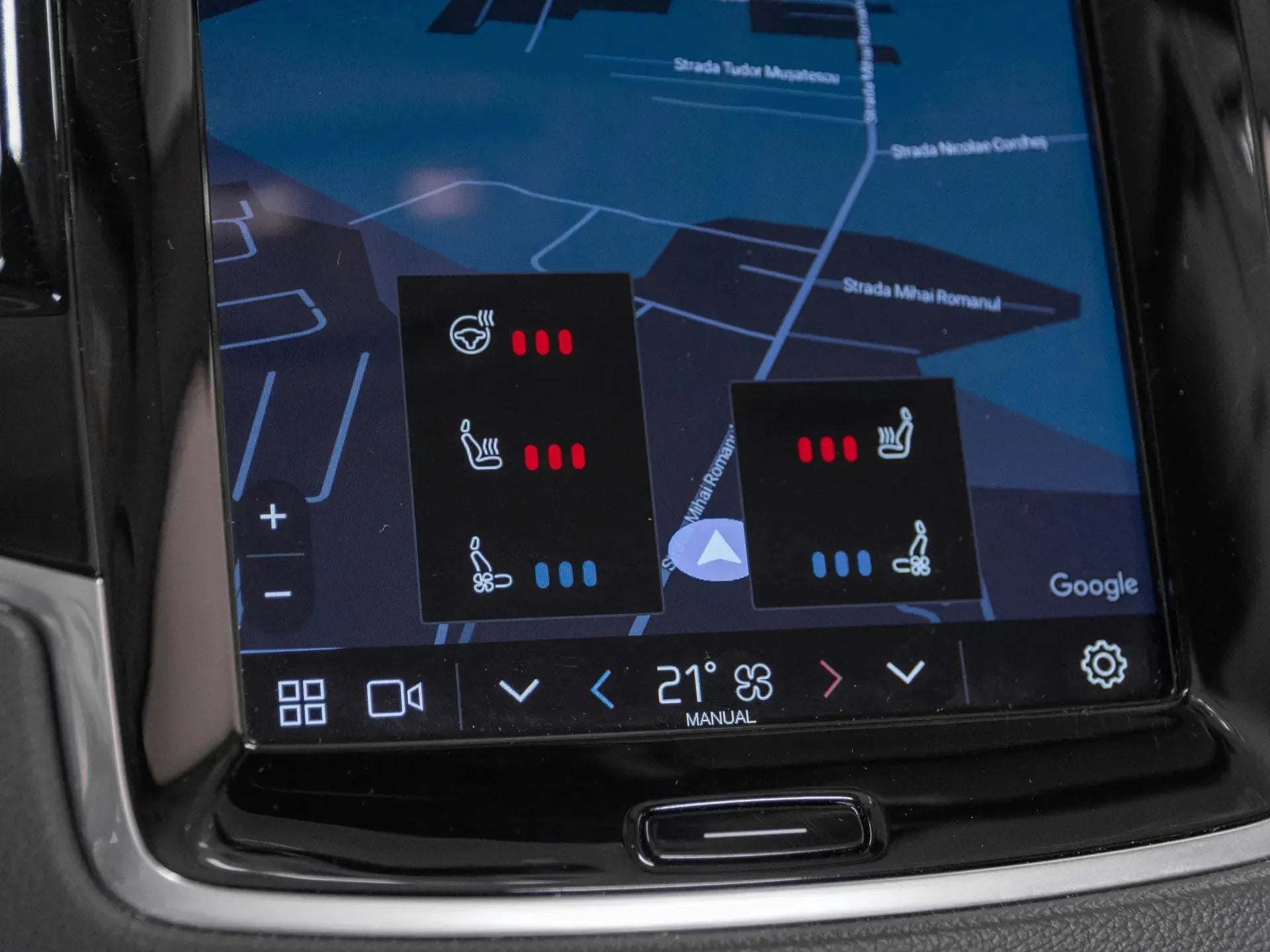 Volvo XC 90 2.0 Hybrid Plug-In 310 CP Argintiu - Samsaru's Car Outlet