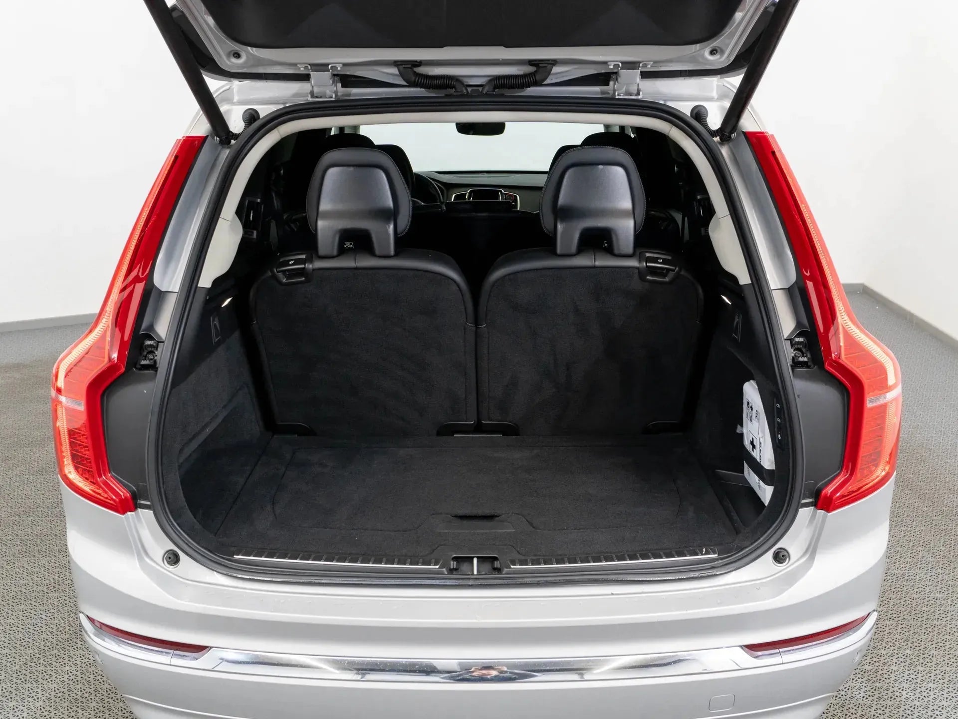 Volvo XC 90 2.0 Hybrid Plug-In 310 CP Argintiu - Samsaru's Car Outlet