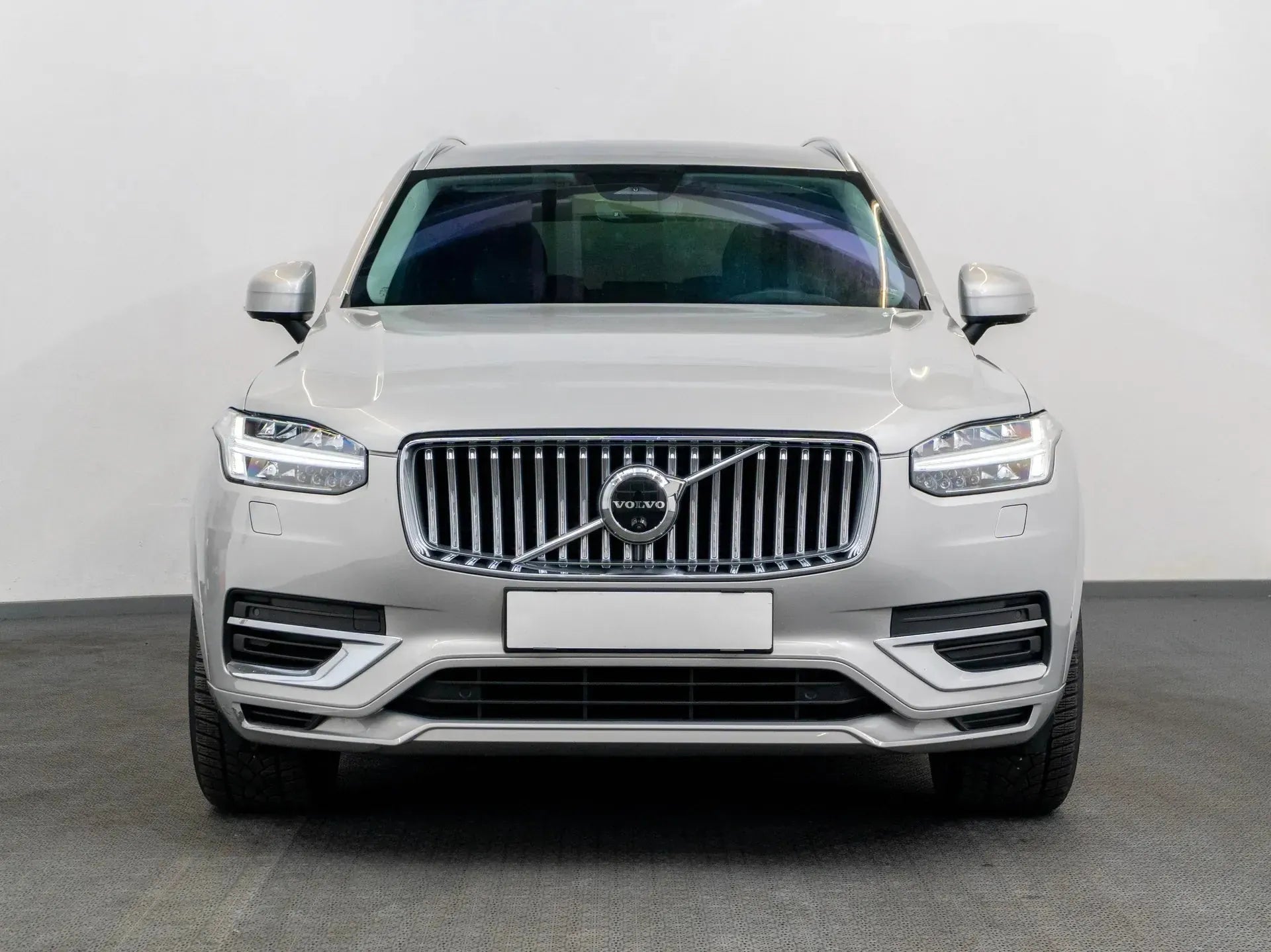Volvo XC 90 2.0 Hybrid Plug-In 310 CP Argintiu - Samsaru's Car Outlet