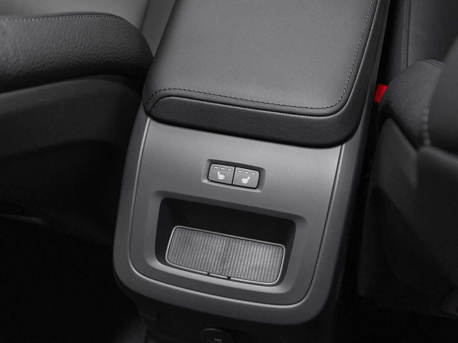 Volvo XC 60 PLUS BRIGHT 2.0 Hybrid Plug-In 253 CP Gri - Samsaru's Car Outlet