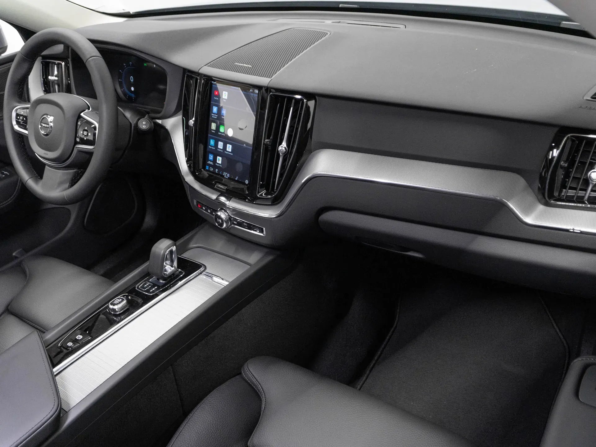Volvo XC 60 PLUS BRIGHT 2.0 Hybrid Plug-In 253 CP Gri - Samsaru's Car Outlet
