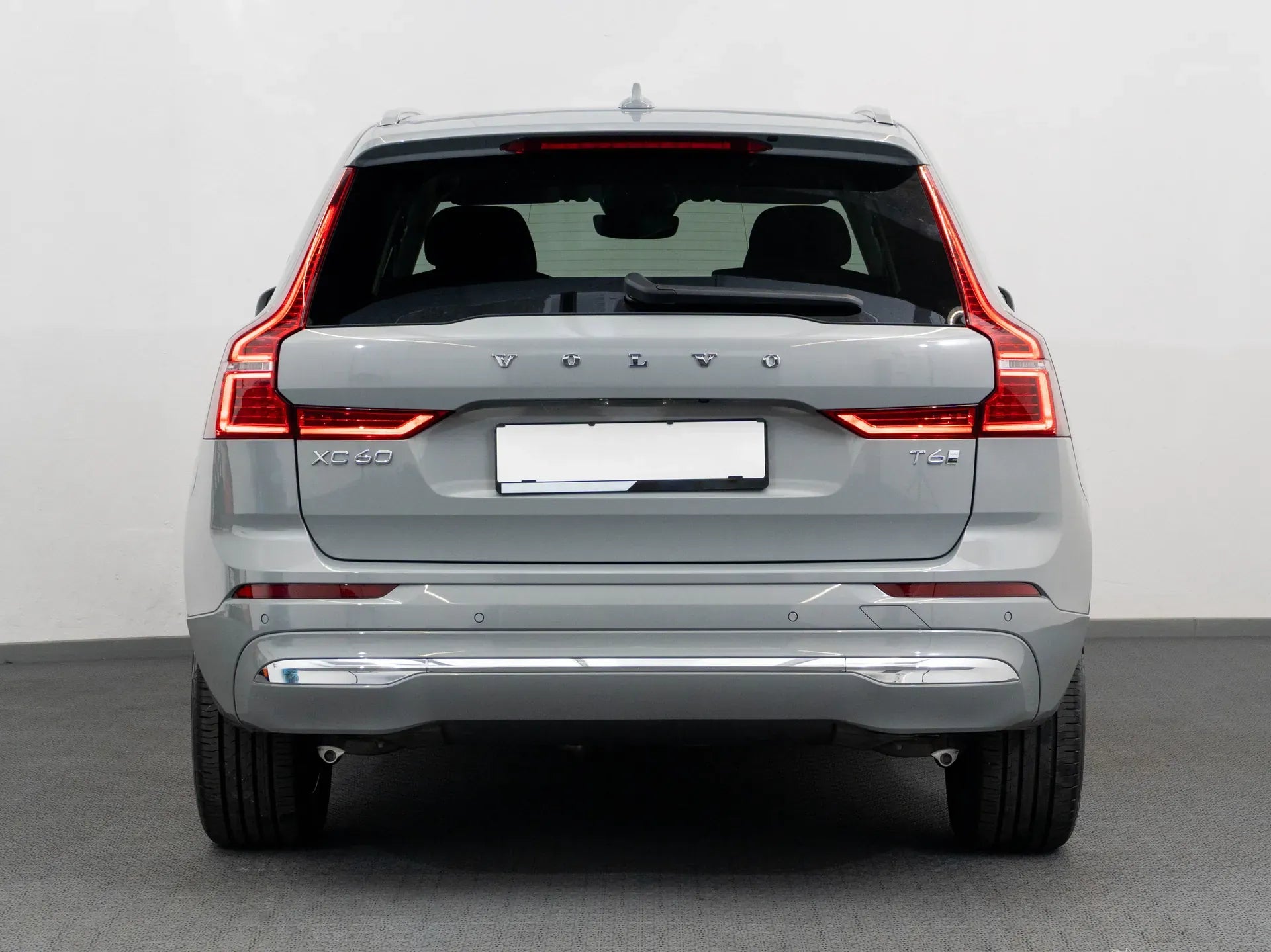 Volvo XC 60 PLUS BRIGHT 2.0 Hybrid Plug-In 253 CP Gri - Samsaru's Car Outlet