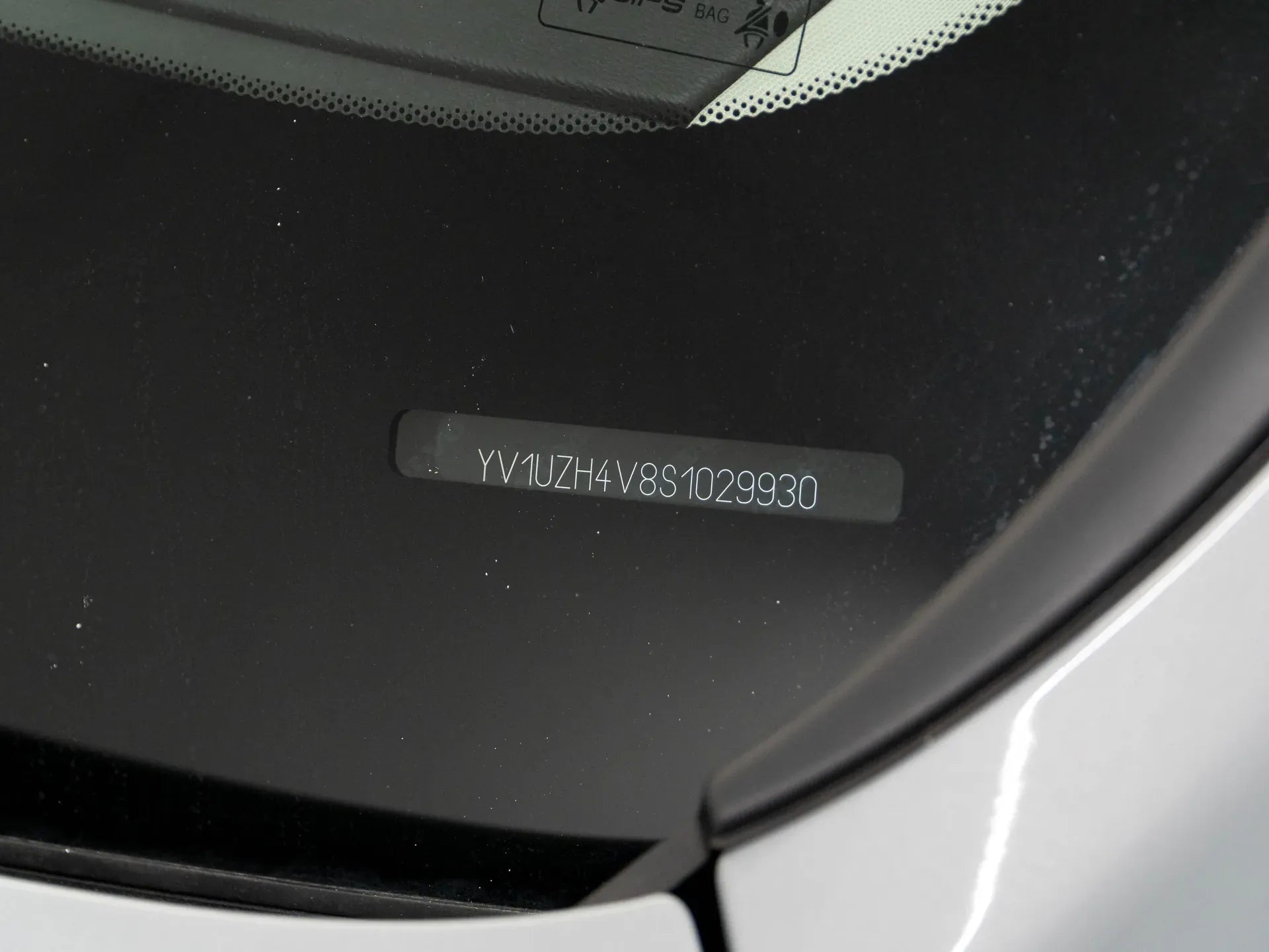 Volvo XC 60 PLUS BRIGHT 2.0 Hybrid Plug-In 253 CP Gri - Samsaru's Car Outlet