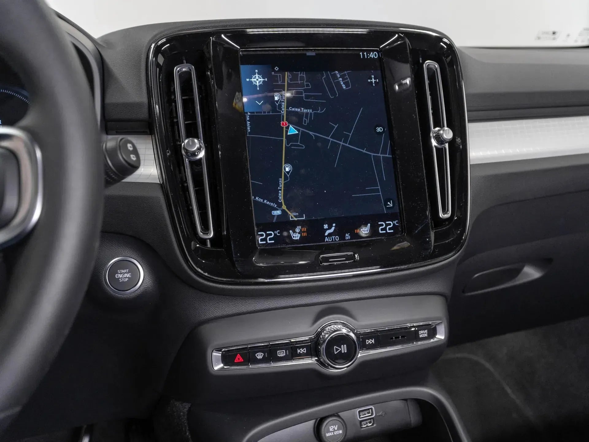 Volvo XC 40 PLUS BRIGHT 1.5 Hybrid Plug-In 180 CP Rosu - Samsaru's Car Outlet