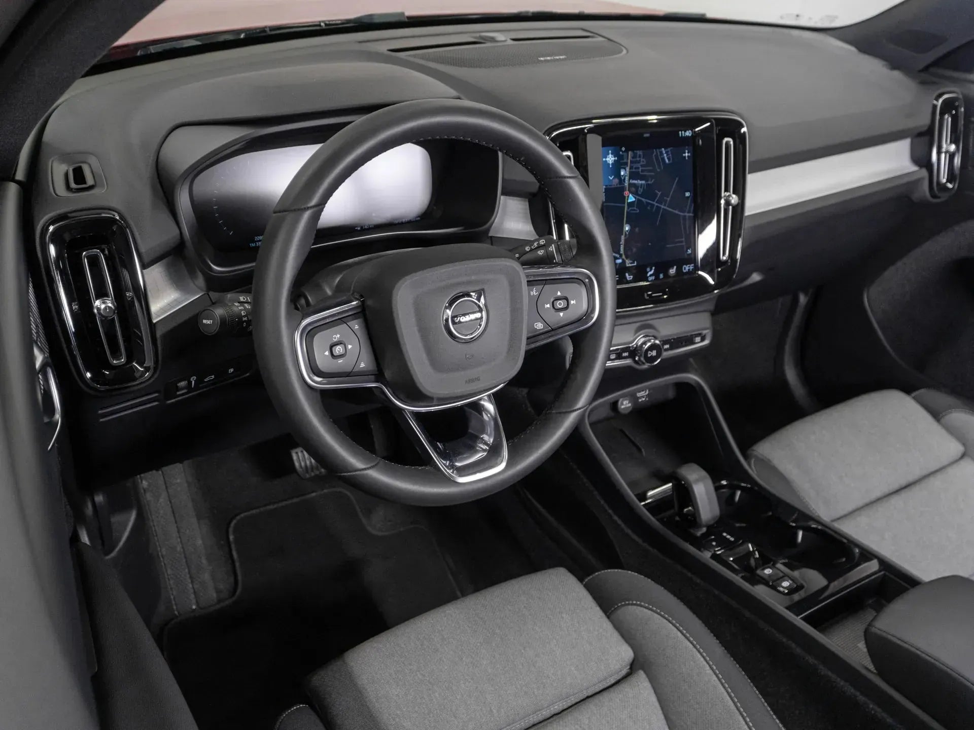 Volvo XC 40 PLUS BRIGHT 1.5 Hybrid Plug-In 180 CP Rosu - Samsaru's Car Outlet