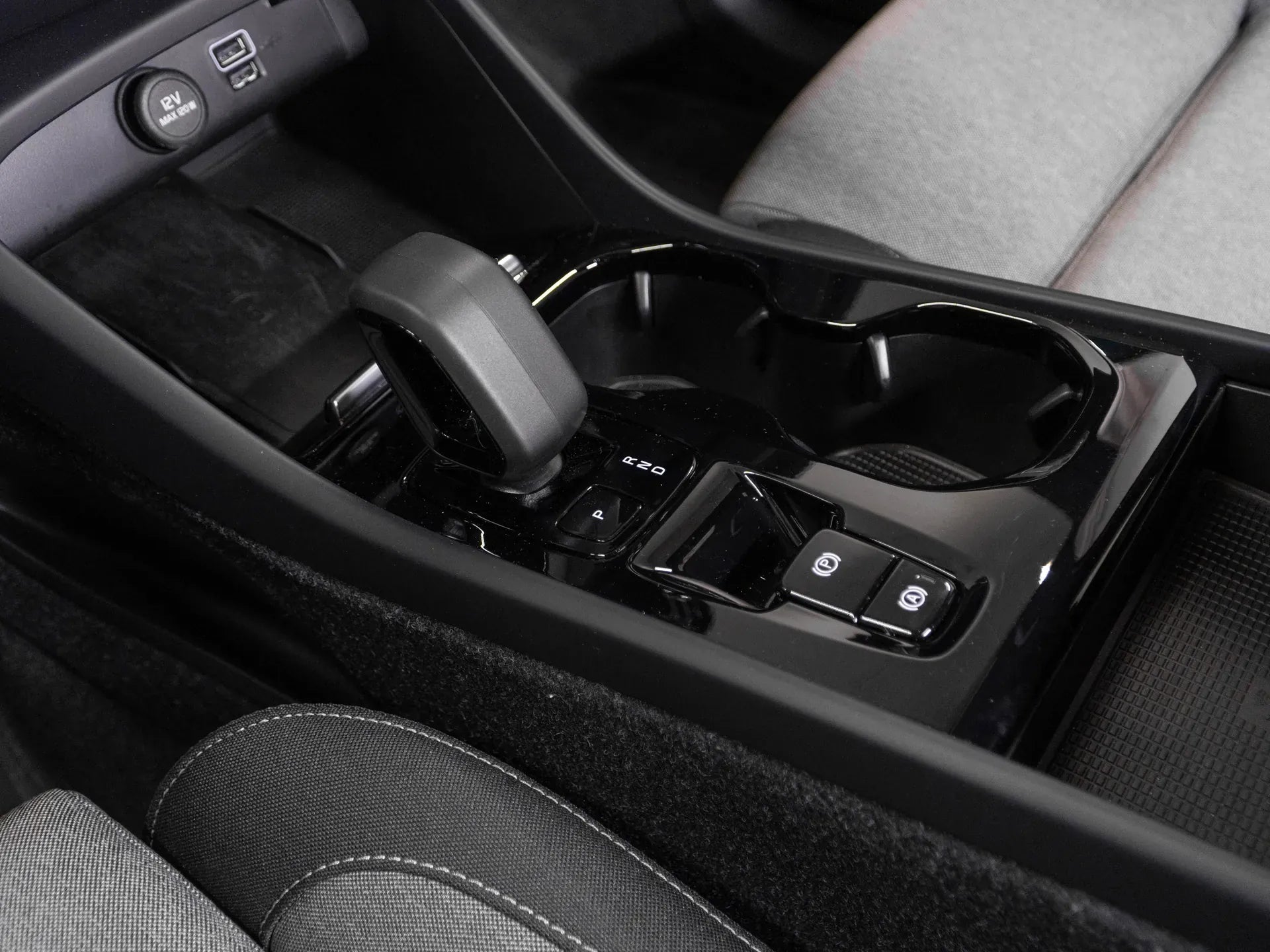 Volvo XC40 T5 Recharge PHEV Plus Bright - Samsaru's Car Outlet