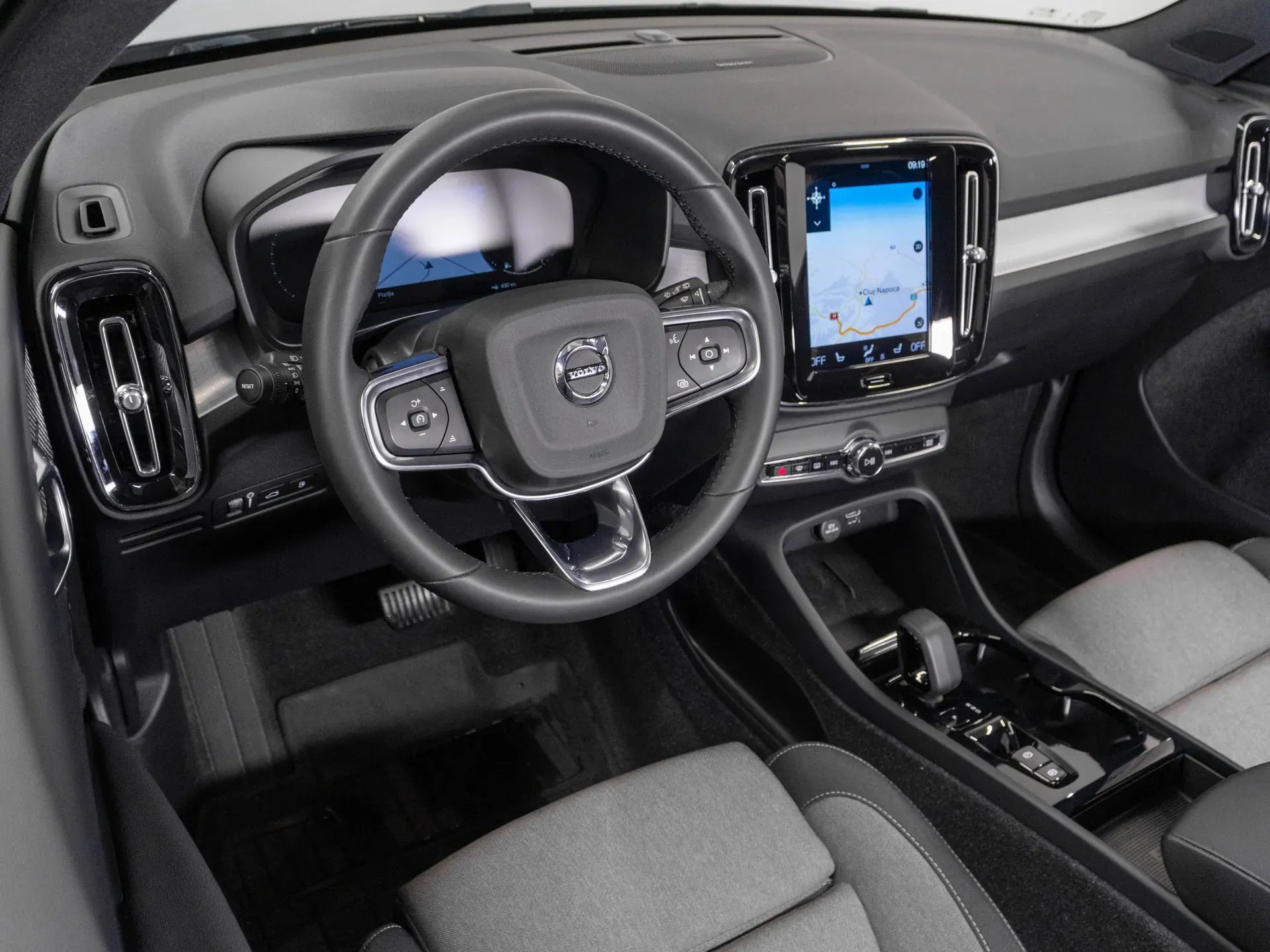 Volvo XC40 T5 Recharge PHEV Plus Bright - Samsaru's Car Outlet