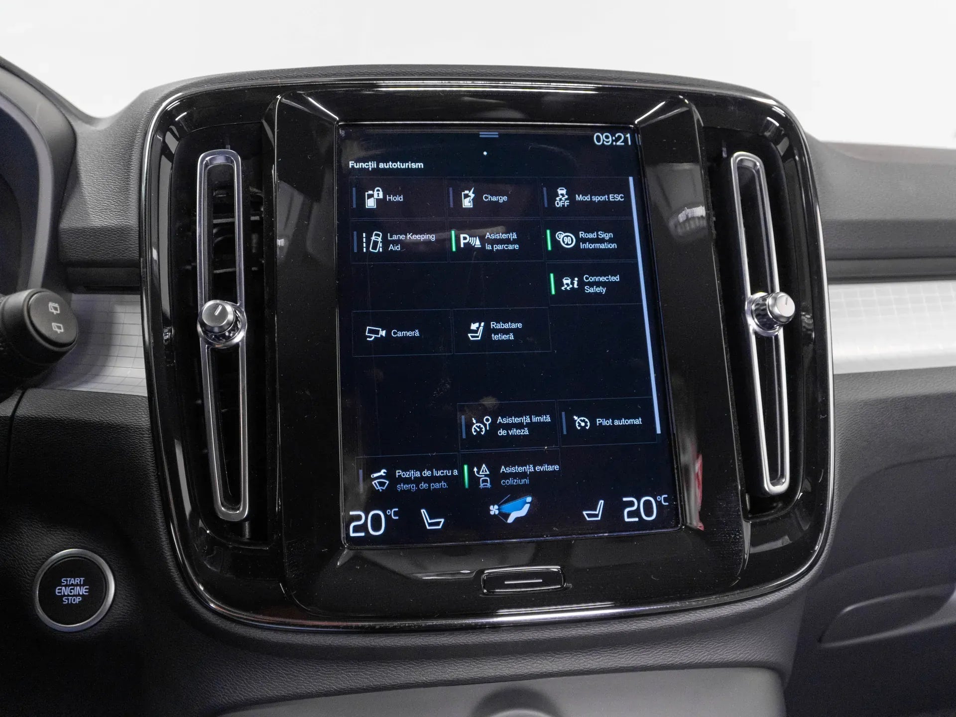 Volvo XC40 T5 Recharge PHEV Plus Bright - Samsaru's Car Outlet