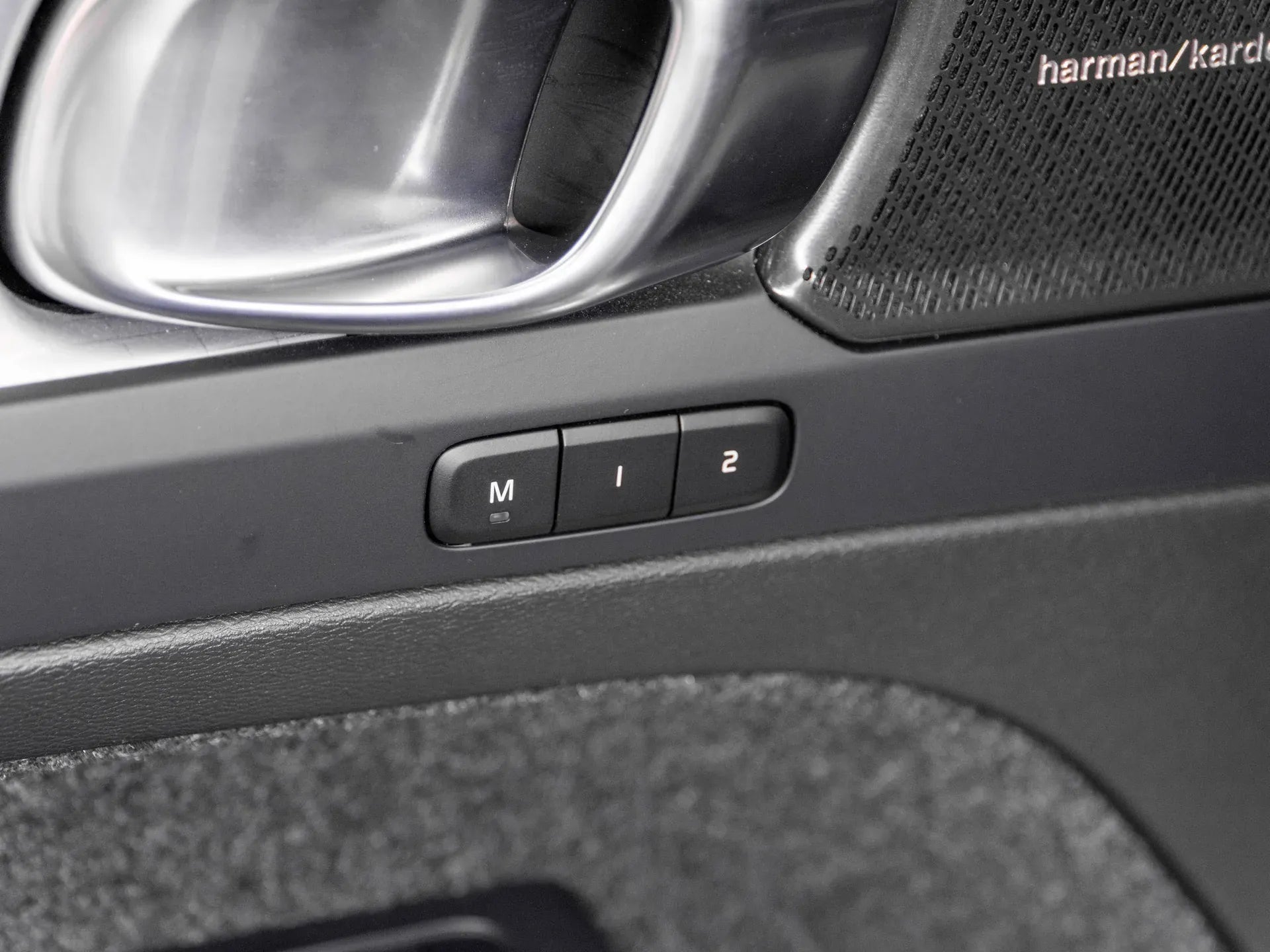 Volvo XC40 T5 Recharge PHEV Plus Bright - Samsaru's Car Outlet