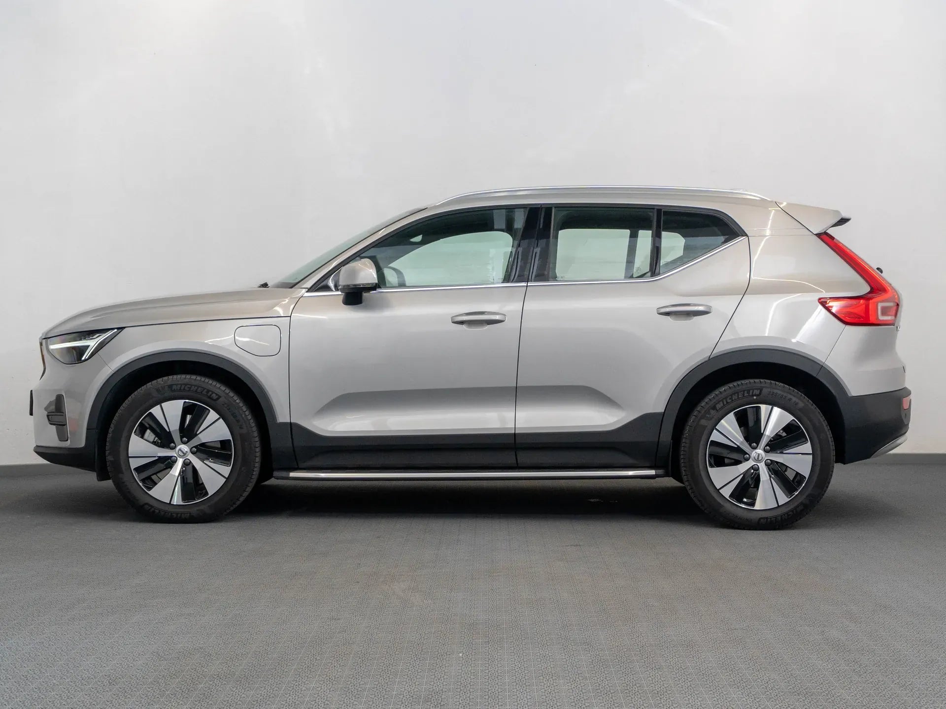 Volvo XC40 T5 Recharge PHEV Plus Bright - Samsaru's Car Outlet