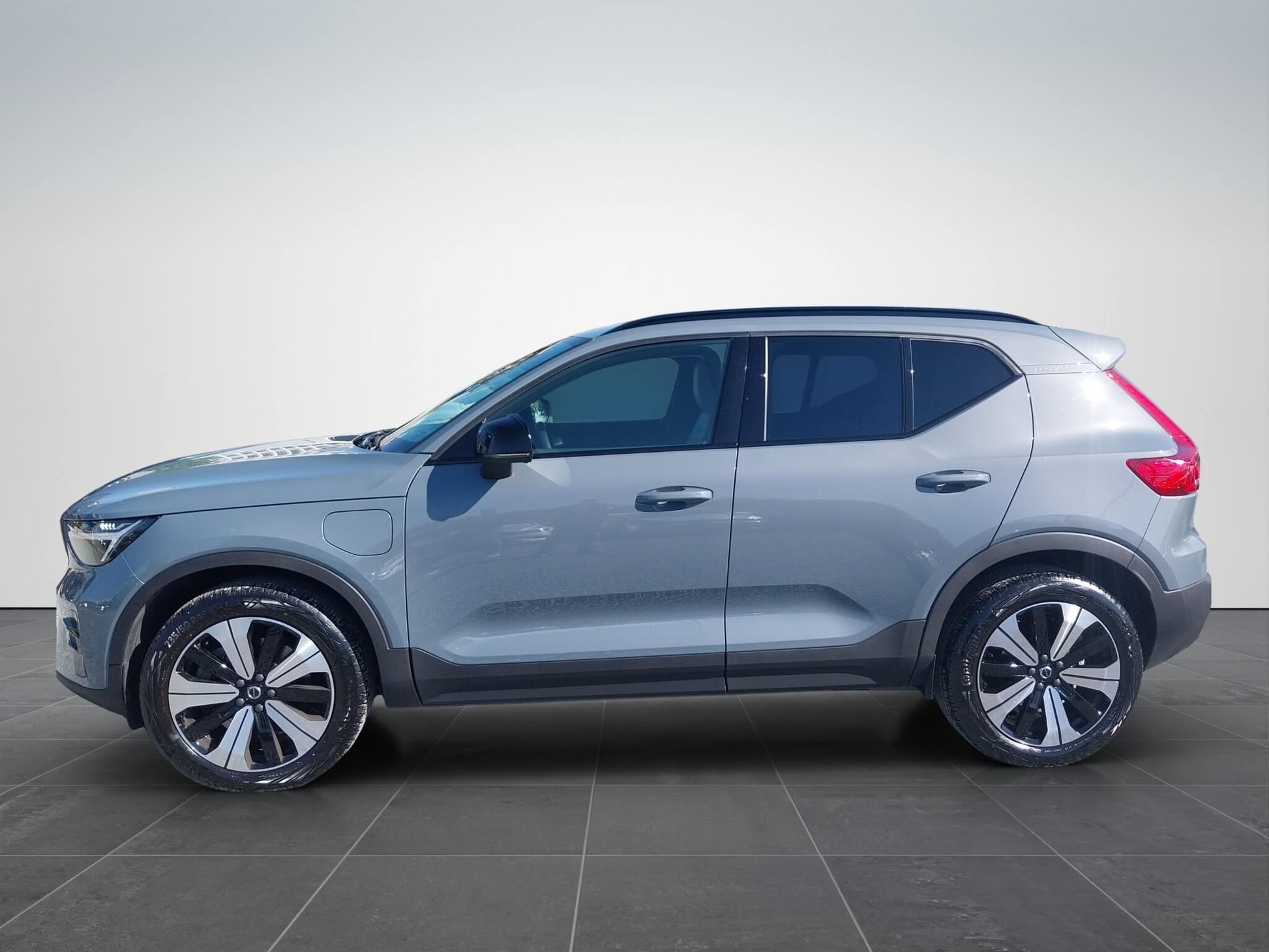 Volvo XC40 T5 Recharge PHEV Ultimate Dark - Samsaru's Car Outlet