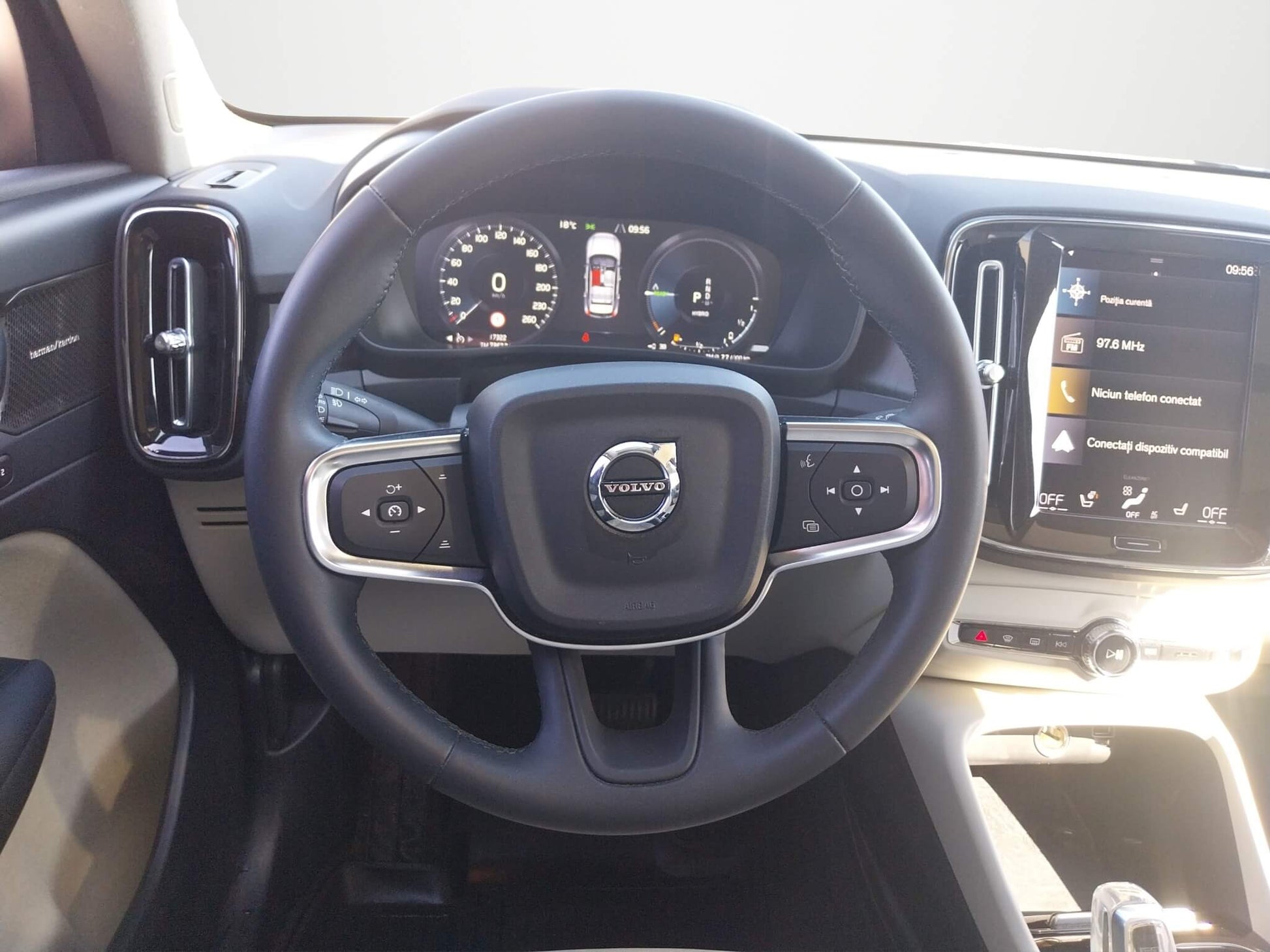 Volvo XC40 T5 Recharge PHEV Ultimate Dark - Samsaru's Car Outlet