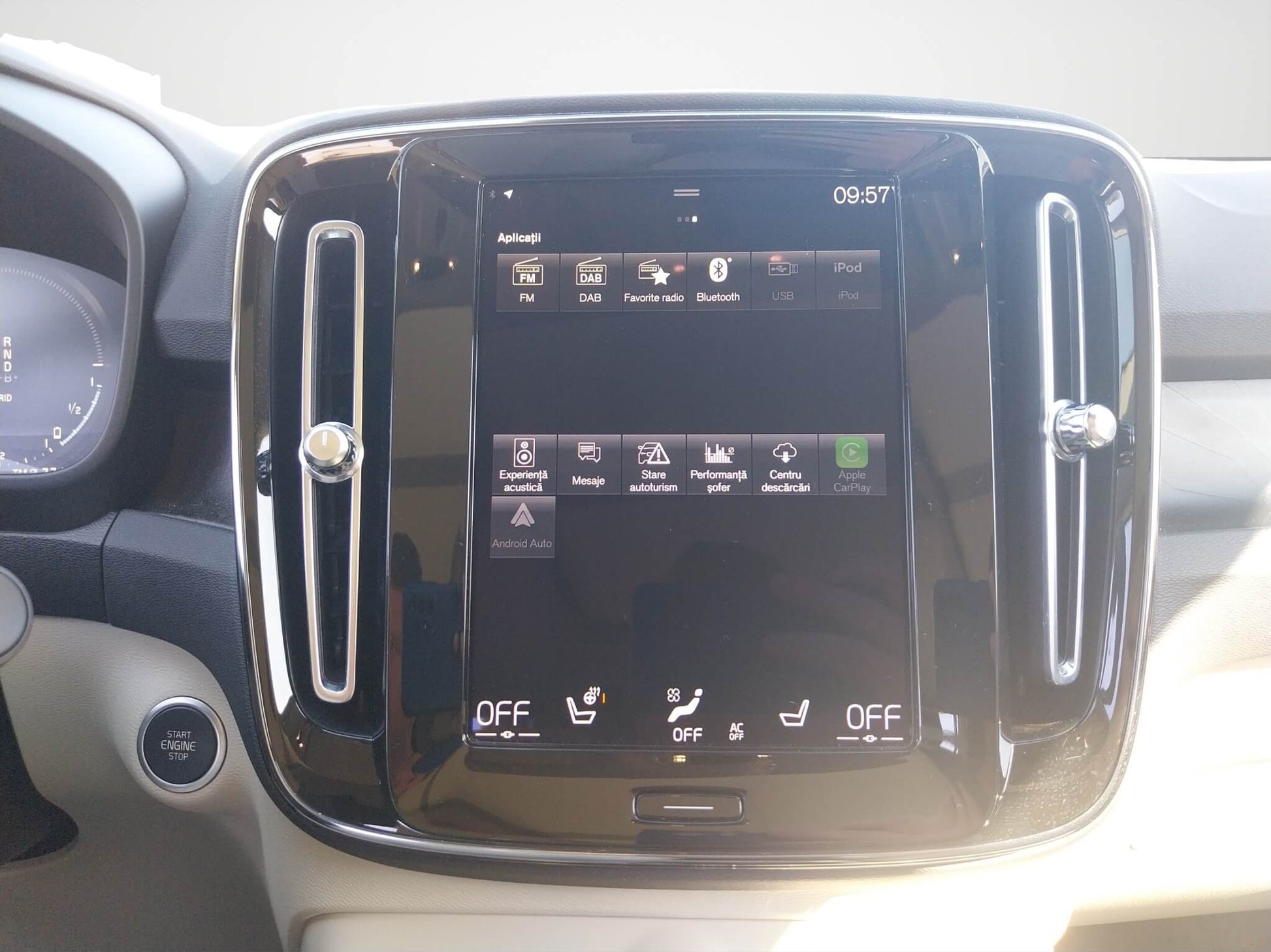 Volvo XC40 T5 Recharge PHEV Ultimate Dark - Samsaru's Car Outlet