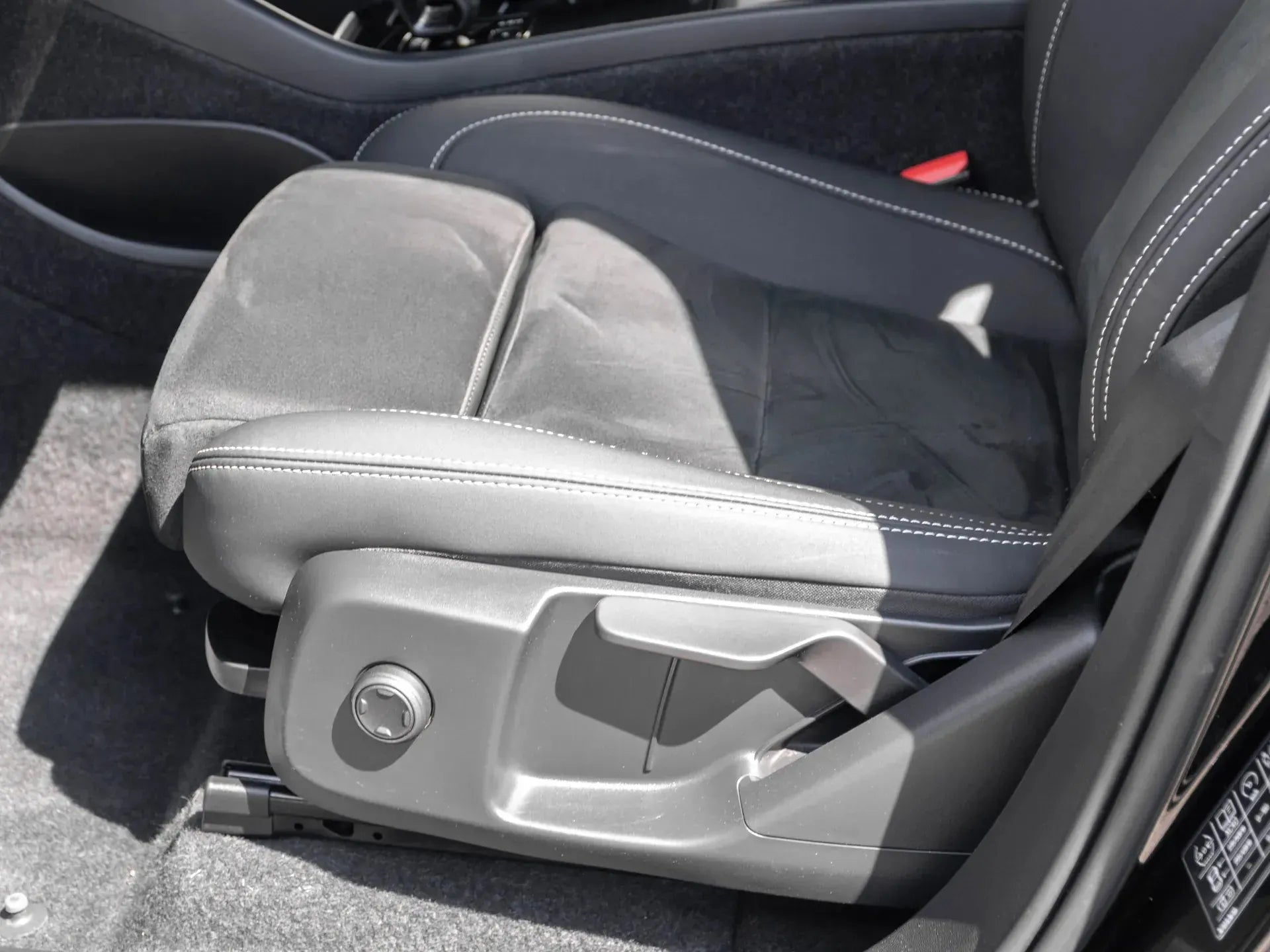 Volvo XC40 Recharge Single Motor - Samsaru's Car Outlet