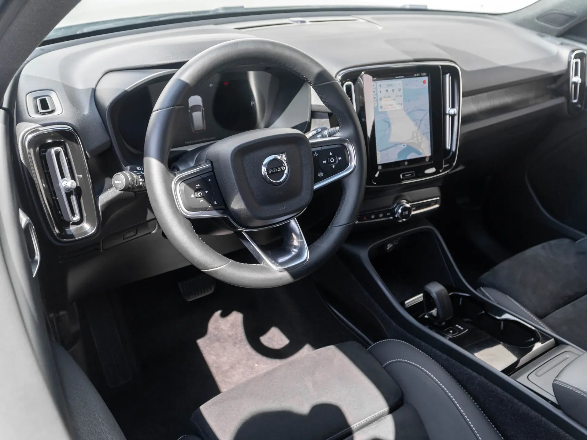 Volvo XC40 Recharge Single Motor - Samsaru's Car Outlet