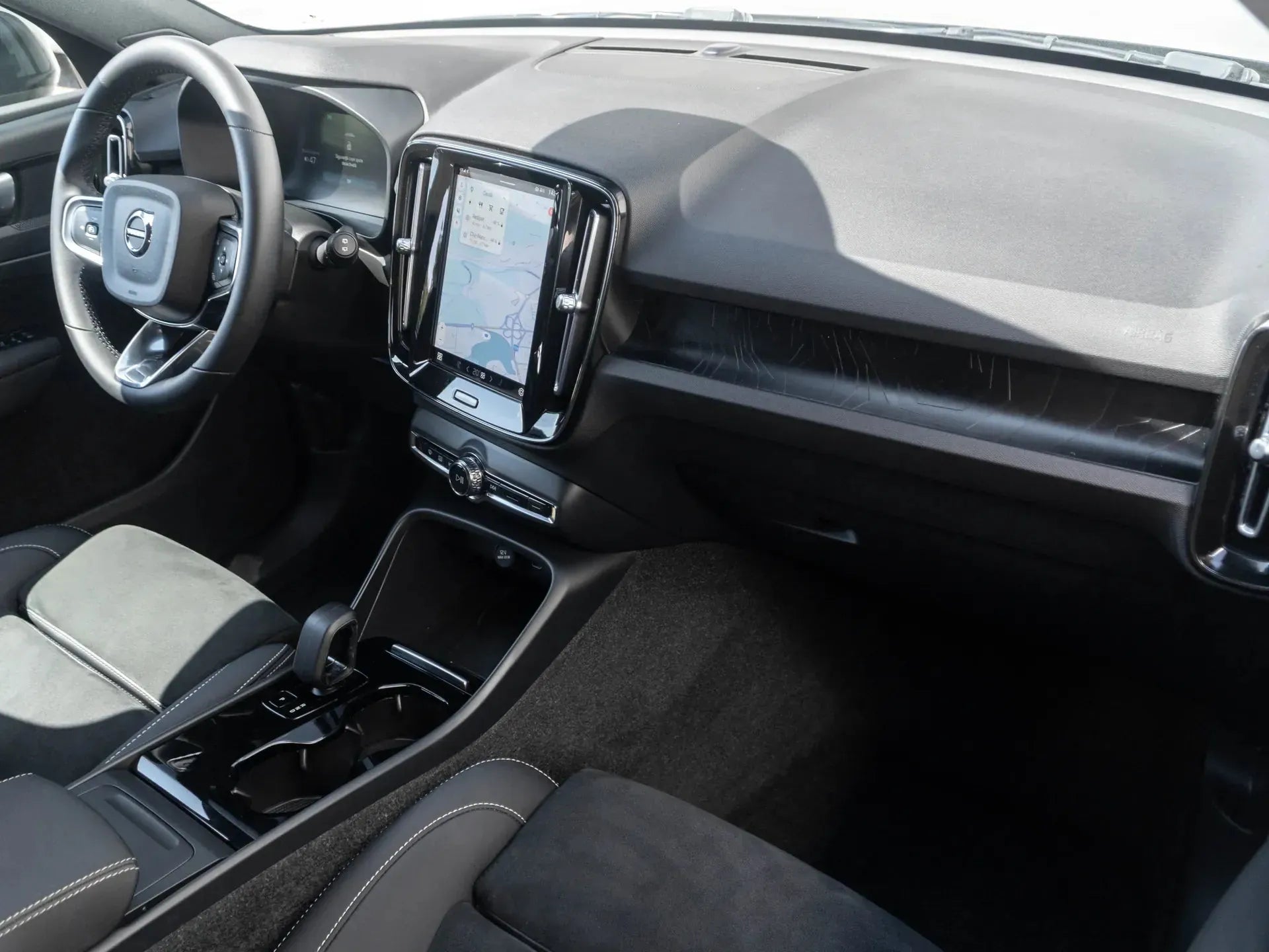Volvo XC40 Recharge Single Motor - Samsaru's Car Outlet