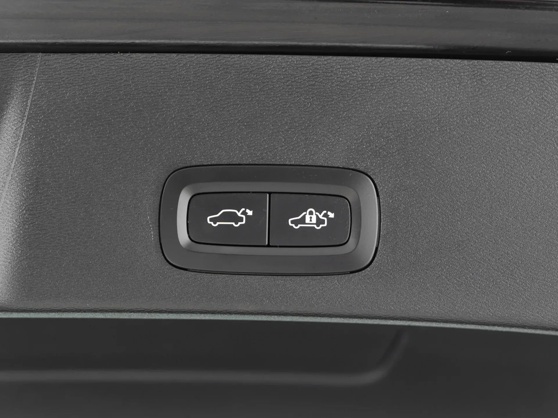 Volvo XC40 Recharge Single Motor - Samsaru's Car Outlet