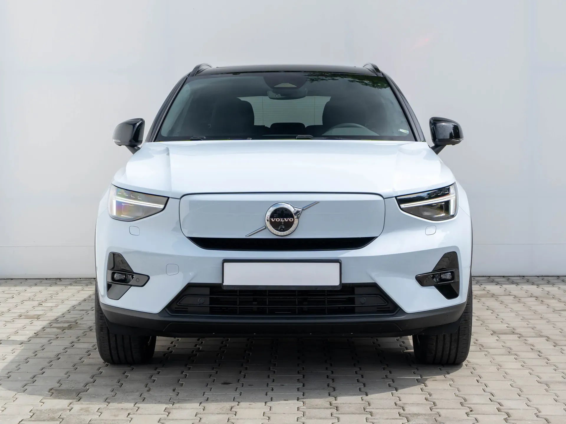 Volvo XC40 Recharge Pure Electric Extended Range - Samsaru's Car Outlet