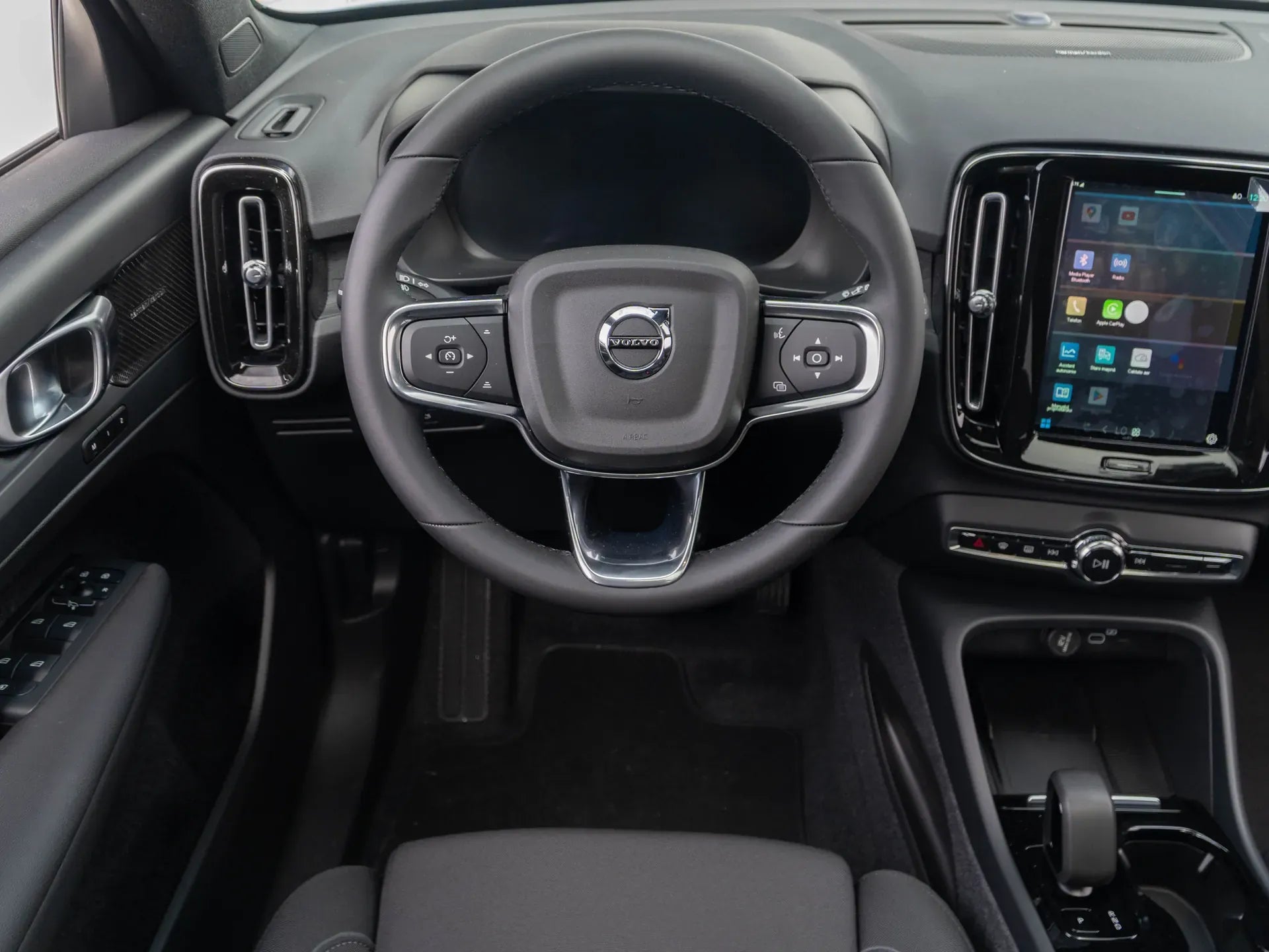 Volvo XC40 Recharge Pure Electric Extended Range - Samsaru's Car Outlet