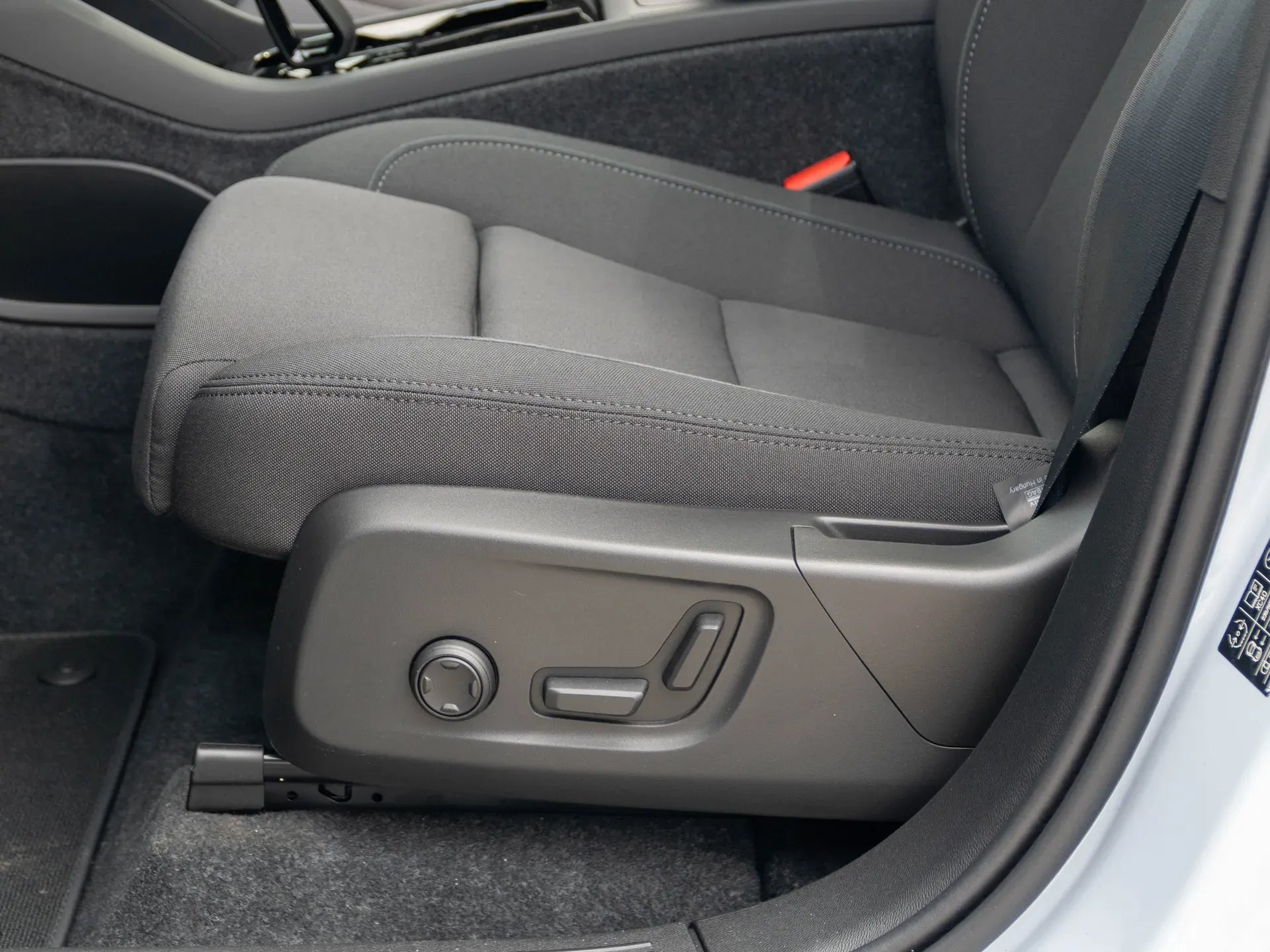 Volvo XC40 Recharge Pure Electric Extended Range - Samsaru's Car Outlet