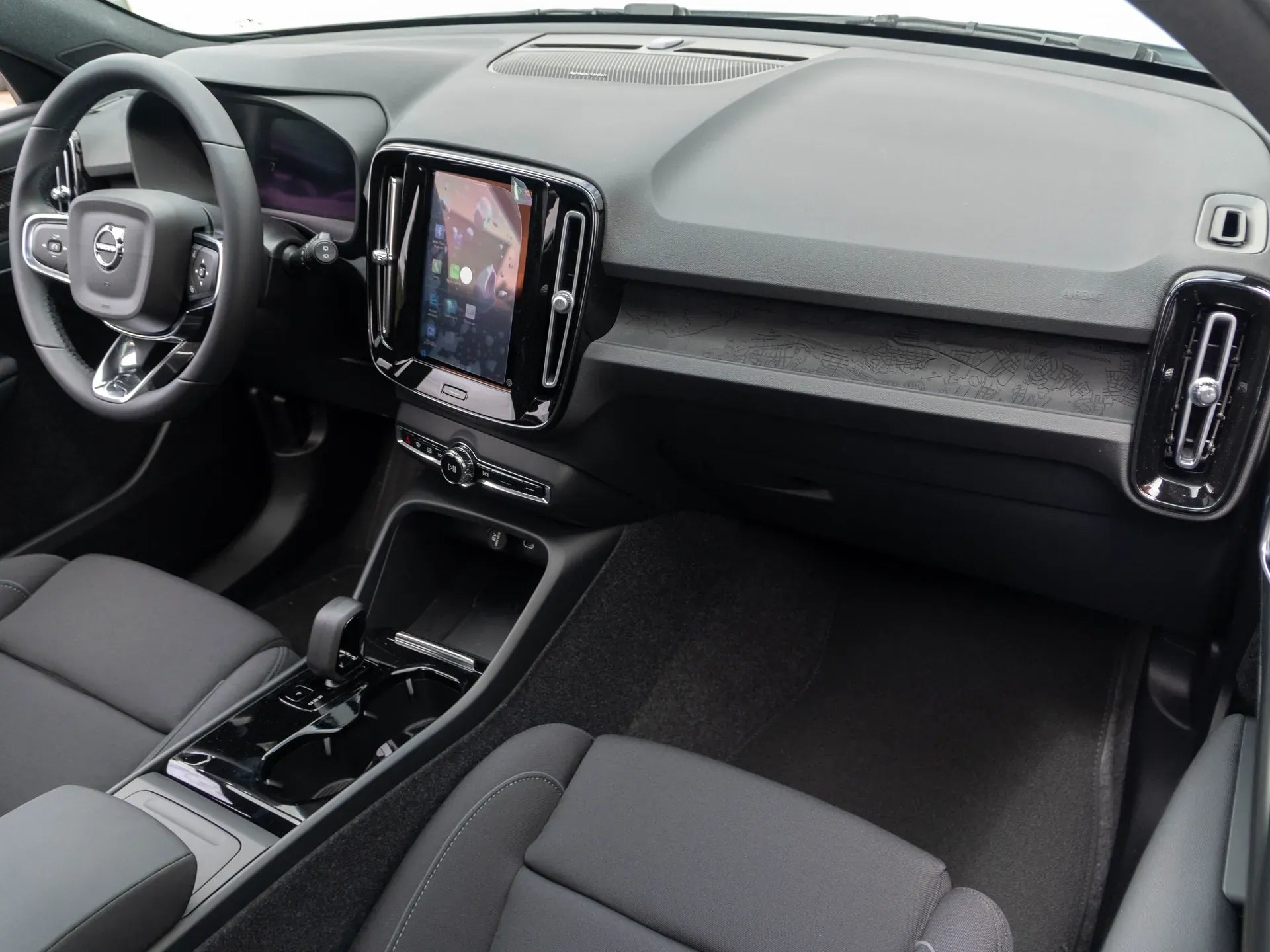 Volvo XC40 Recharge Pure Electric Extended Range - Samsaru's Car Outlet