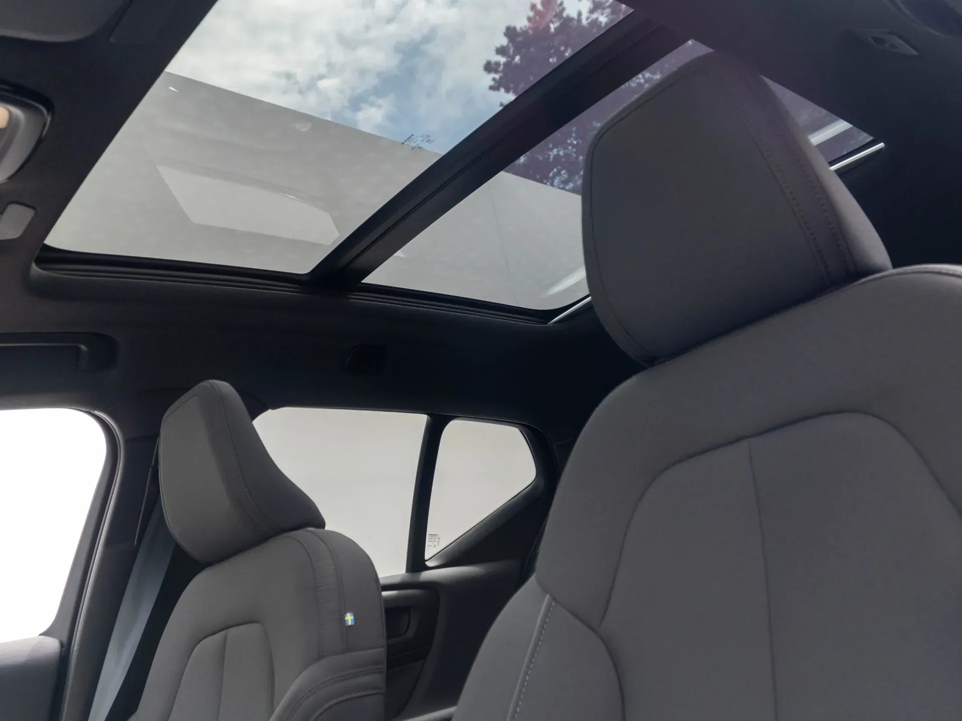 Volvo XC40 Recharge Pure Electric Extended Range - Samsaru's Car Outlet