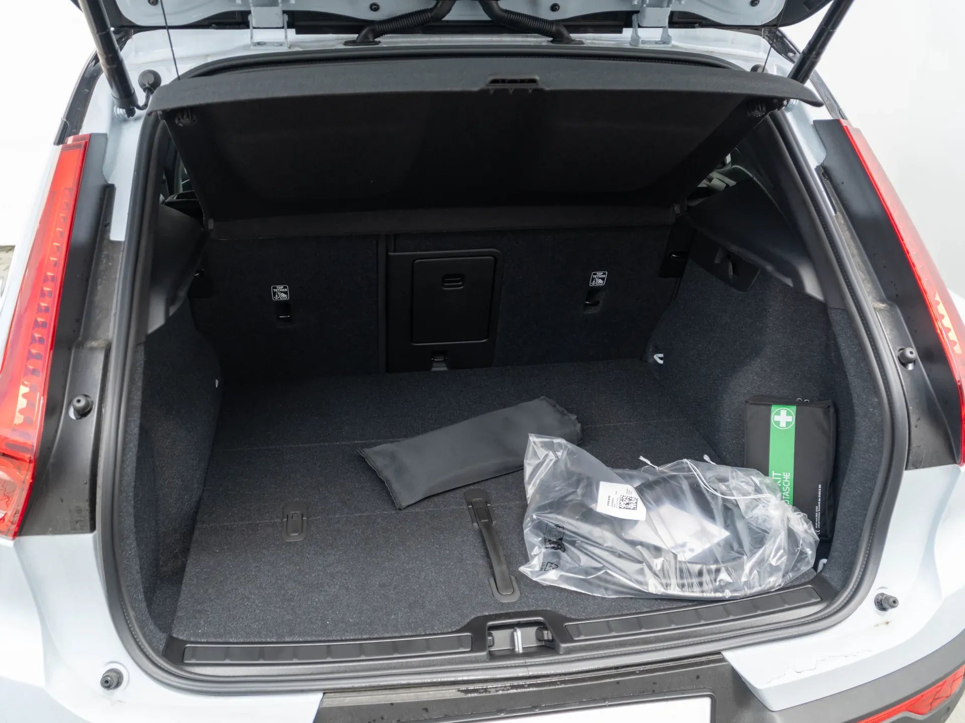 Volvo XC40 Recharge Pure Electric Extended Range - Samsaru's Car Outlet