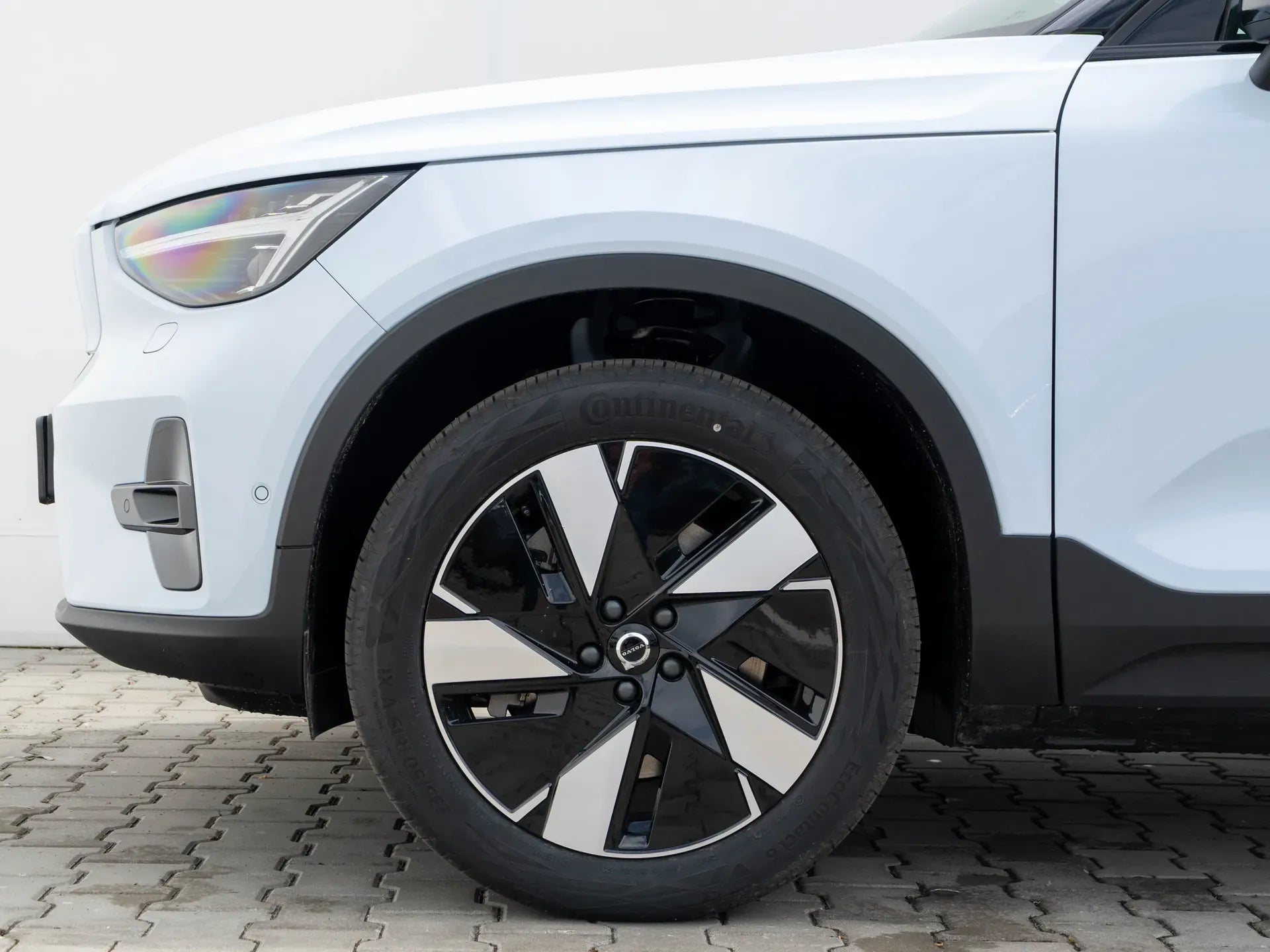 Volvo XC40 Recharge Pure Electric Extended Range - Samsaru's Car Outlet