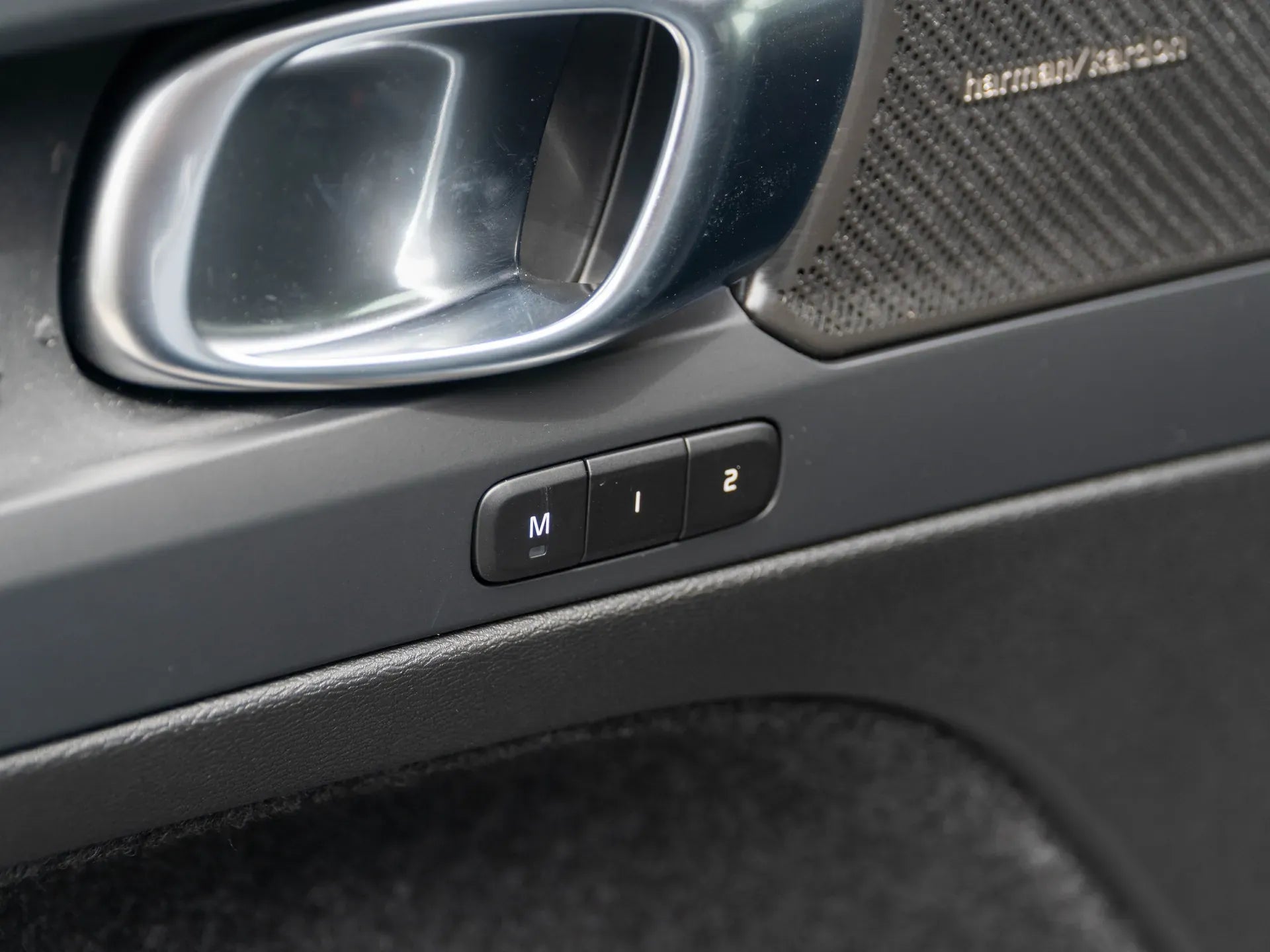Volvo XC40 Recharge Pure Electric Extended Range - Samsaru's Car Outlet