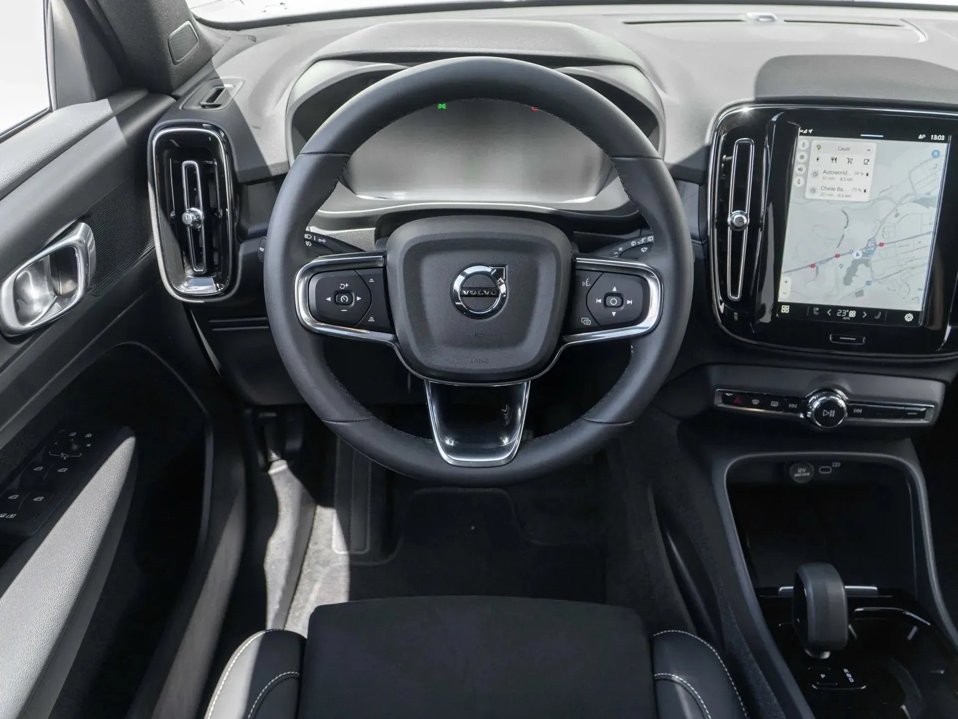 Volvo XC40 Recharge Pure Electric - Samsaru's Car Outlet