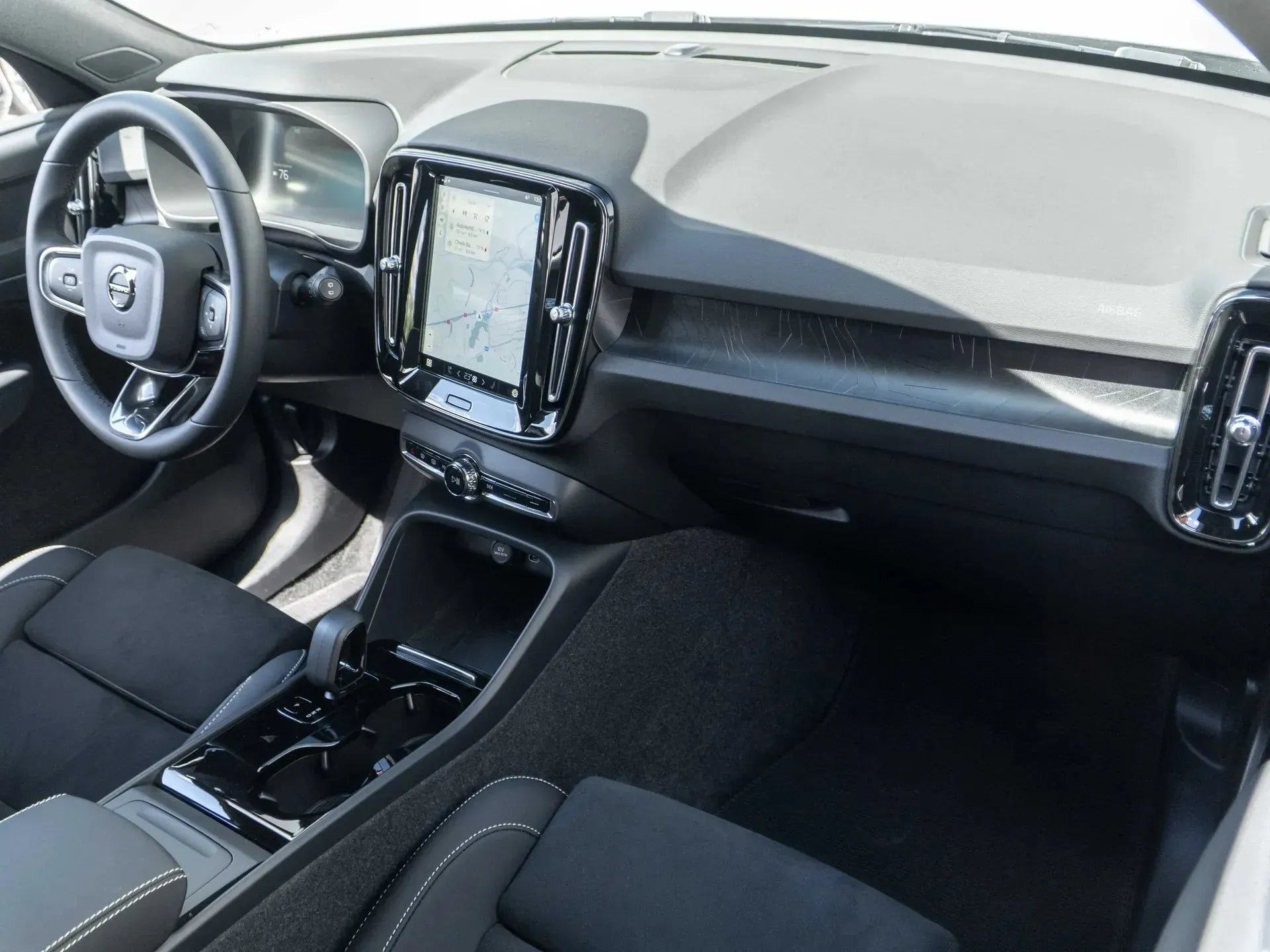Volvo XC40 Recharge Pure Electric - Samsaru's Car Outlet