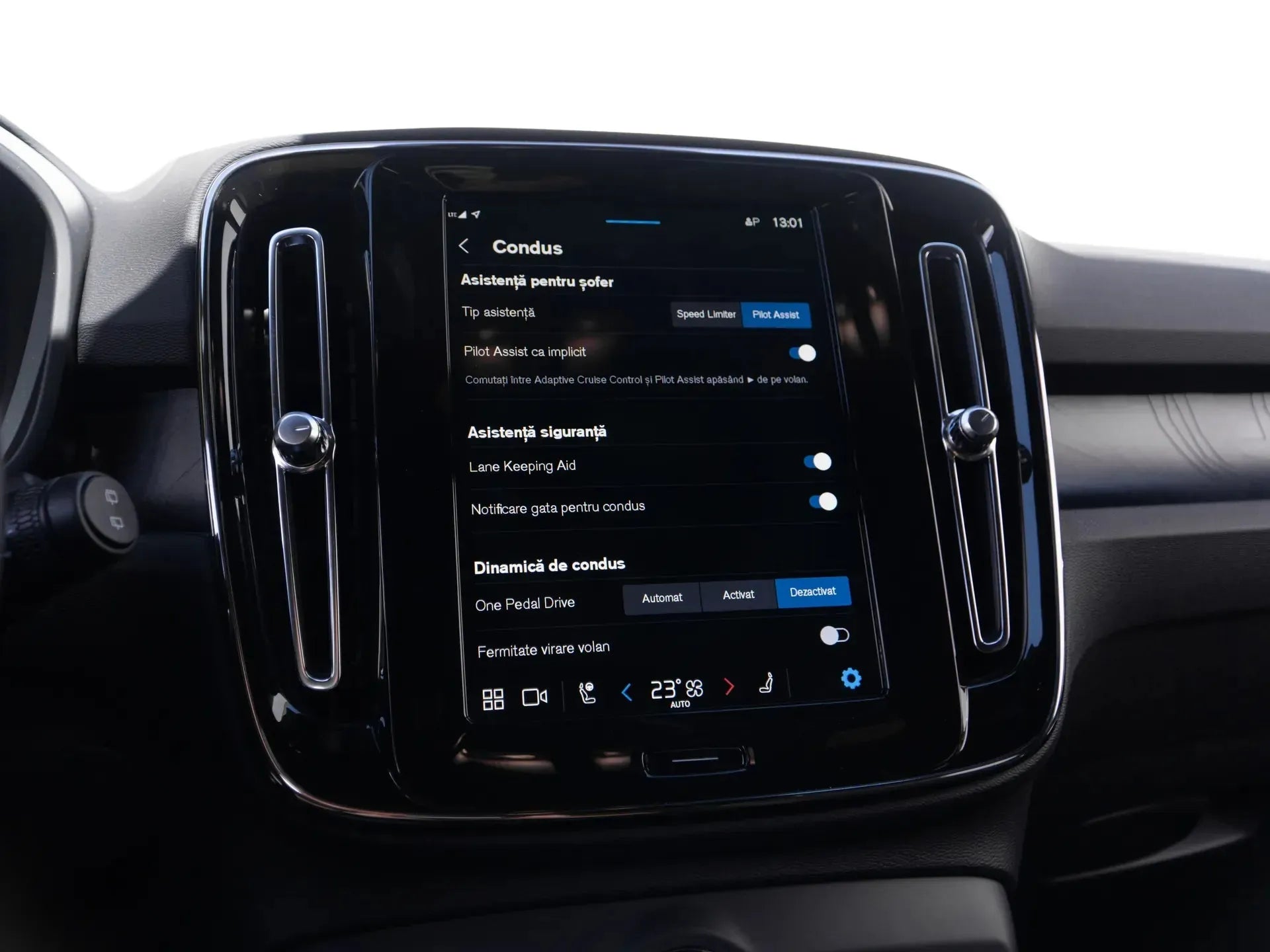 Volvo XC40 Recharge Pure Electric - Samsaru's Car Outlet