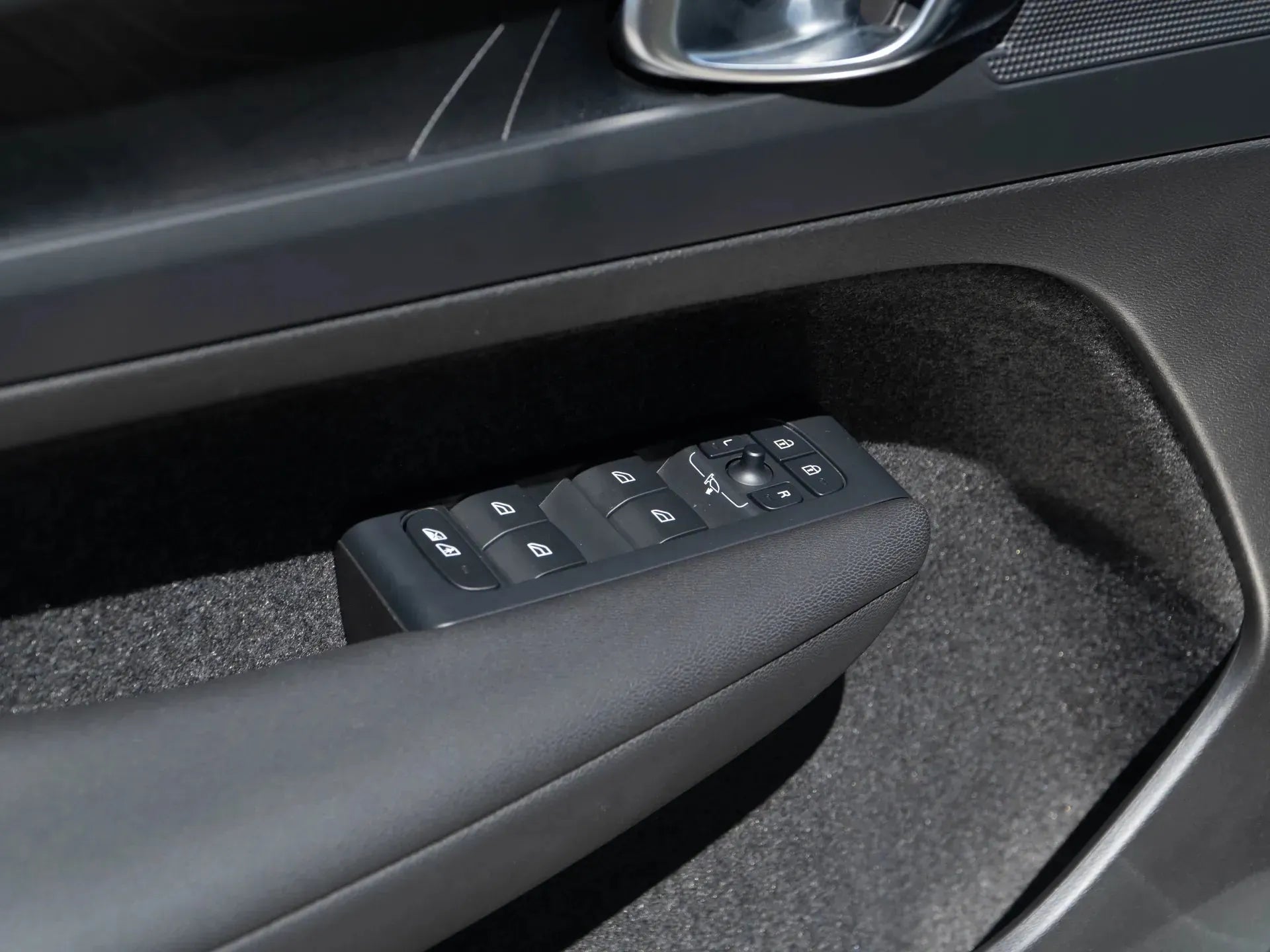 Volvo XC40 Recharge Pure Electric - Samsaru's Car Outlet